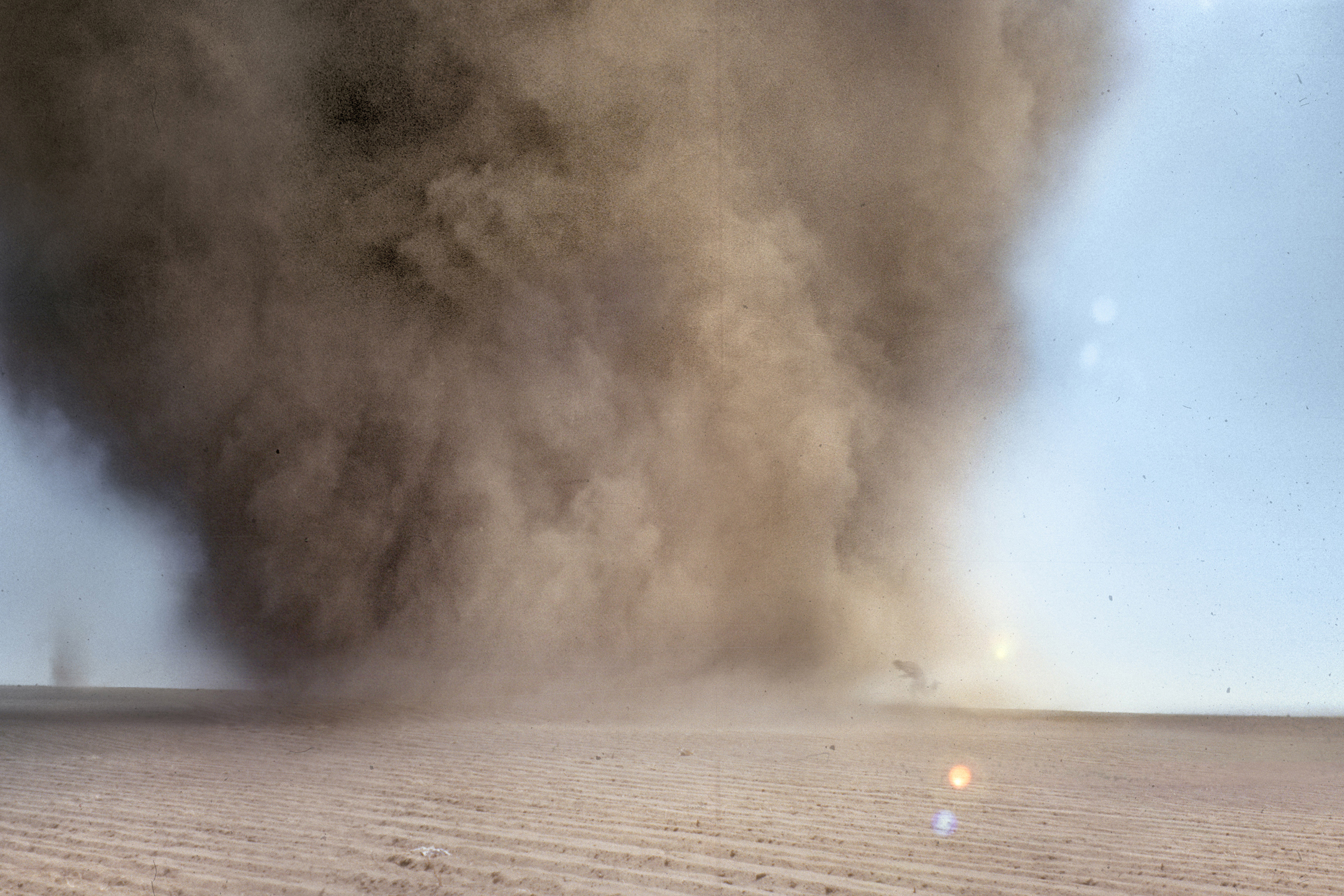 Com espetáculo cênico e musical e mostra multilinguagens, MUPA inaugura exposição “Céu-Eclipse”