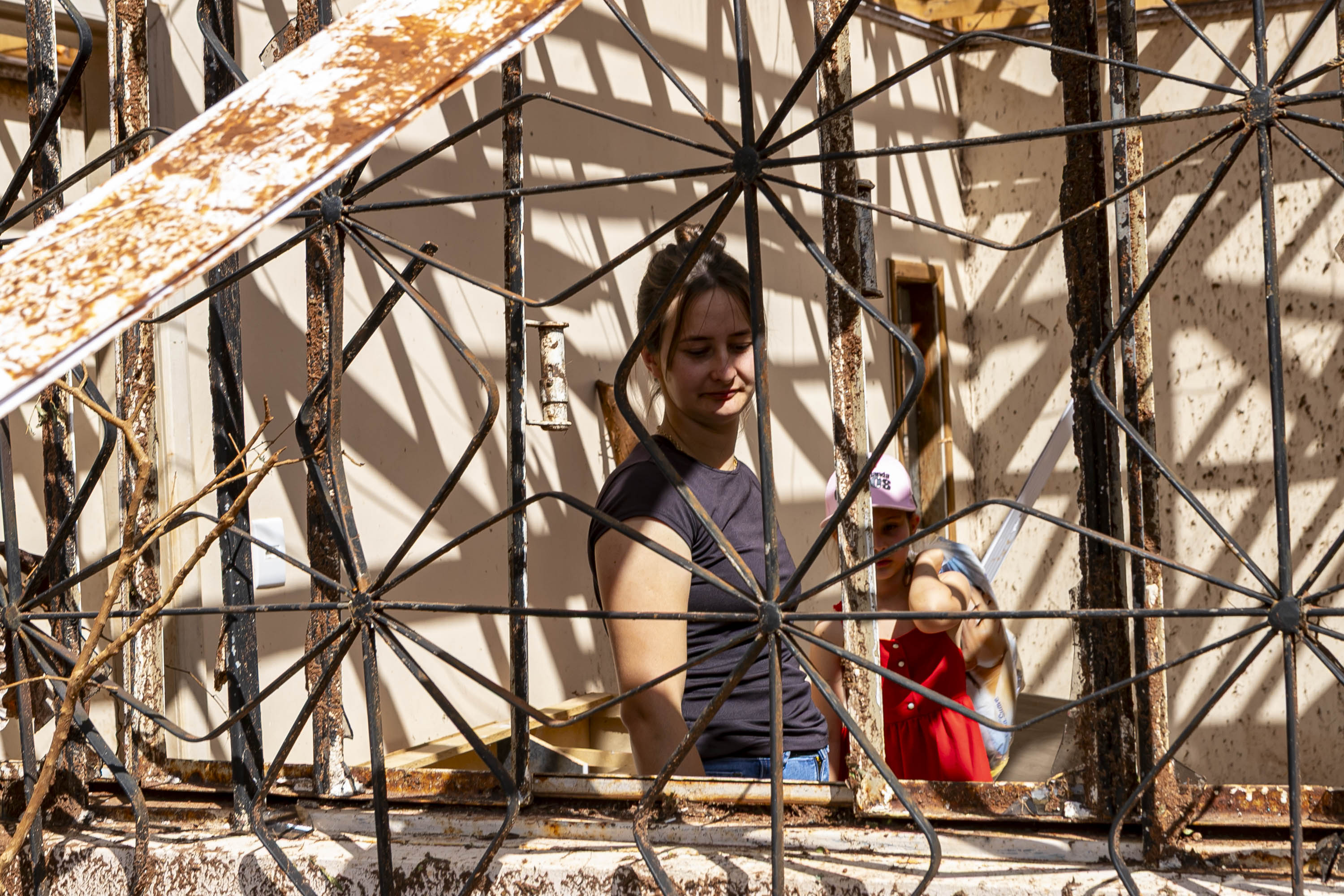 Moradores de Rio Bonito começam a reconstruir a vida A
