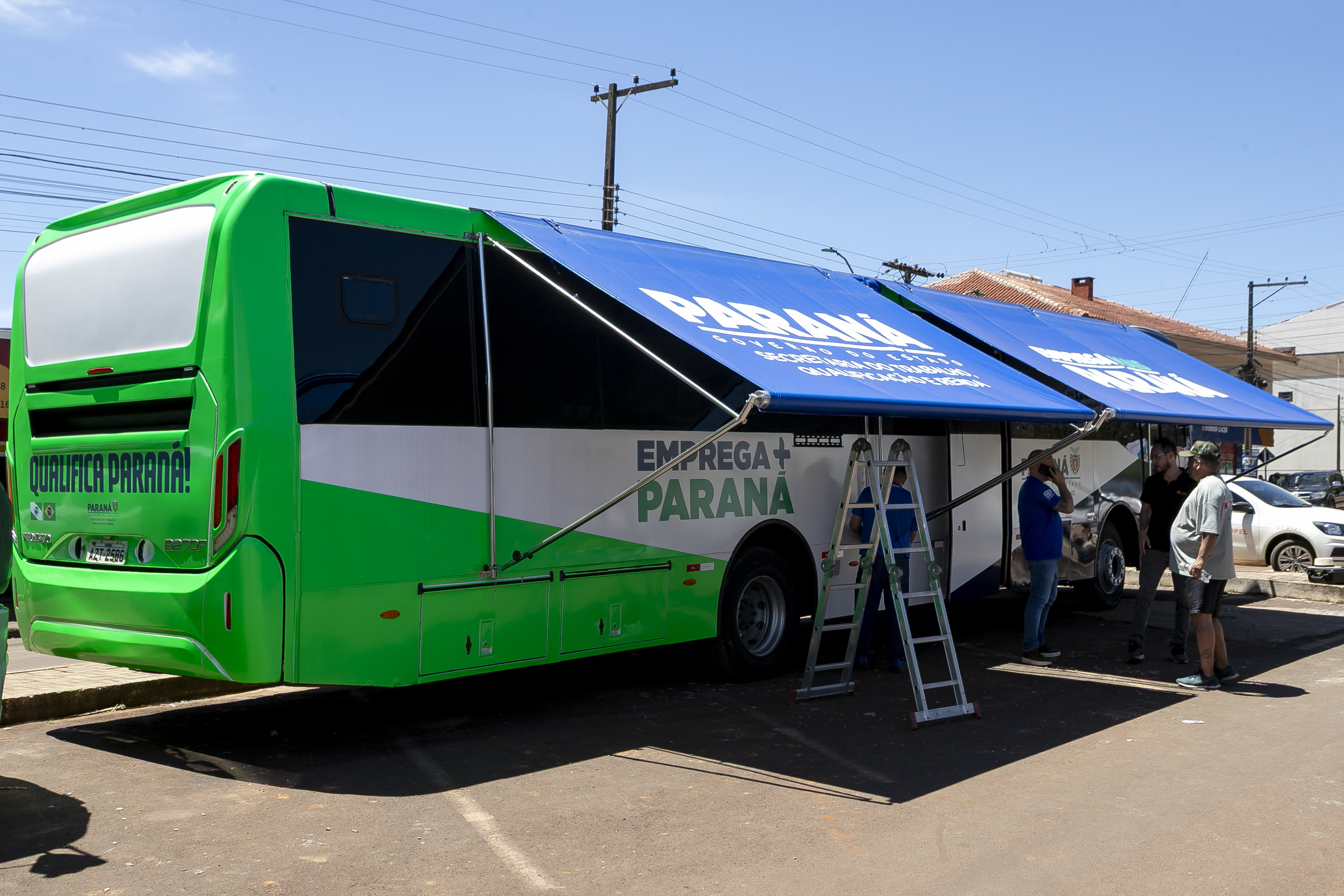 Ônibus Emprega Mais e Detran