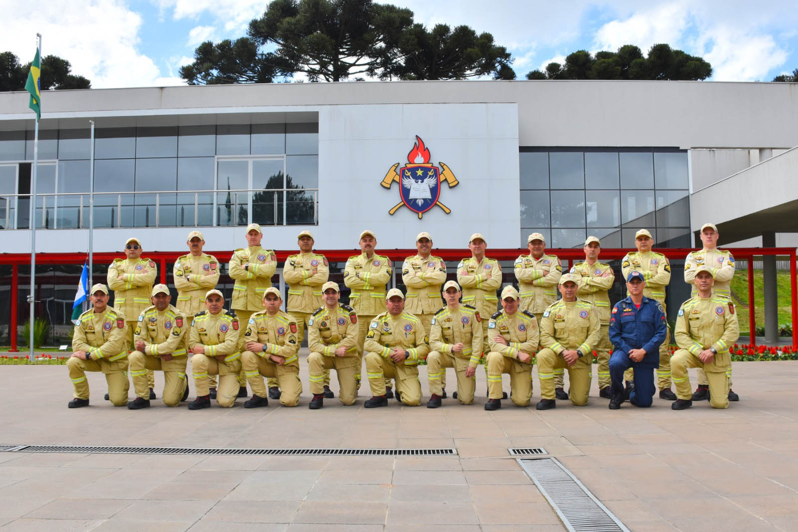 Preparação e resposta: formandos da força-tarefa dos Bombeiros do Paraná atuaram em socorro após tornado