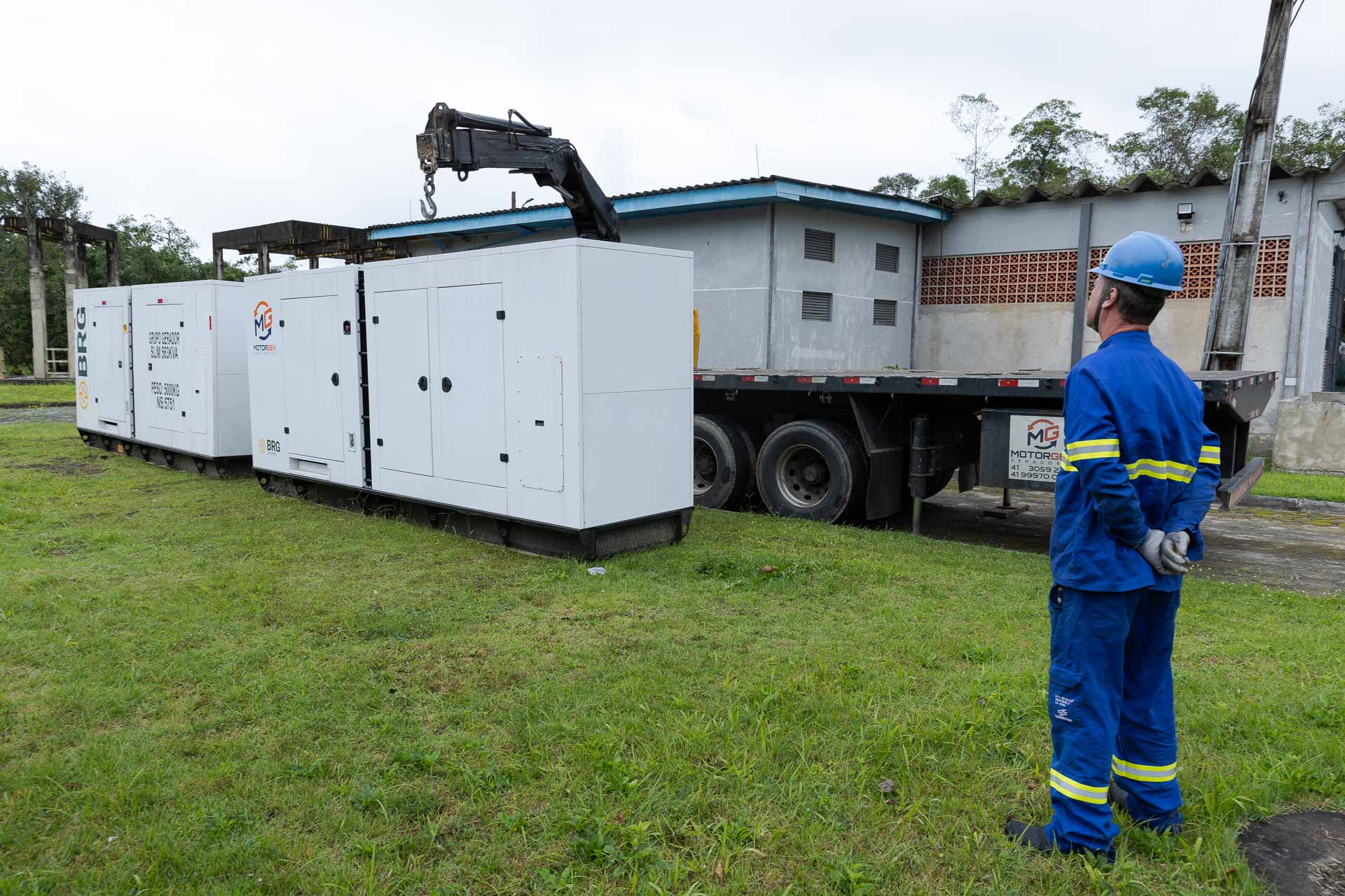 Sanepar reforça litoral com a chegada de 31 geradores elétricos para o verão