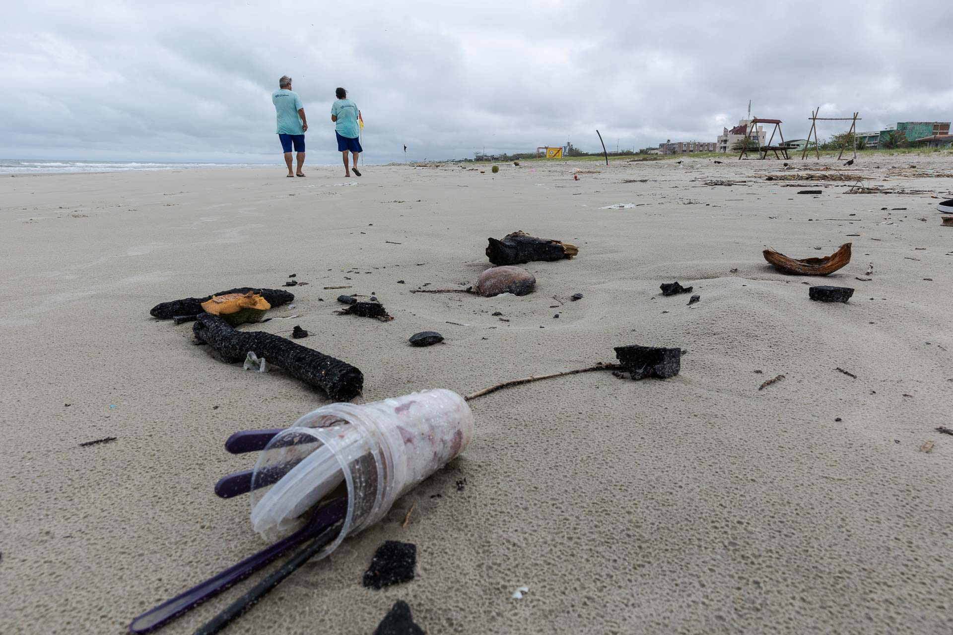 Sanepar injeta R$ 3,6 milhões na limpeza das praias e impulsiona a economia do litoral