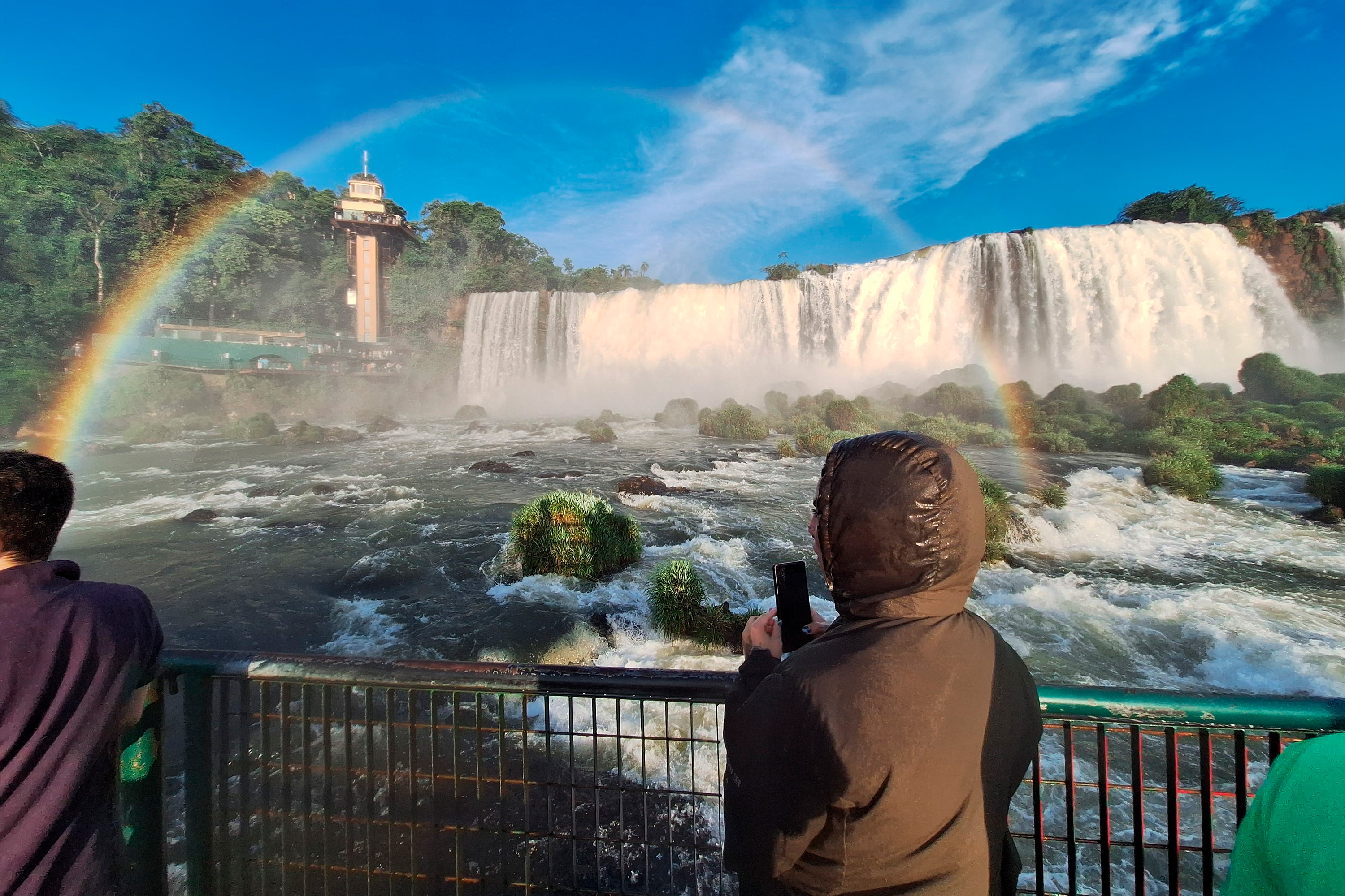 Mais de 5,8 milhões de turistas visitaram Foz do Iguaçu em 2025