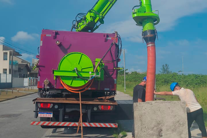 Sanepar investe R$ 1,4 milhão na limpeza de galerias de água de chuva para proteger as praias
