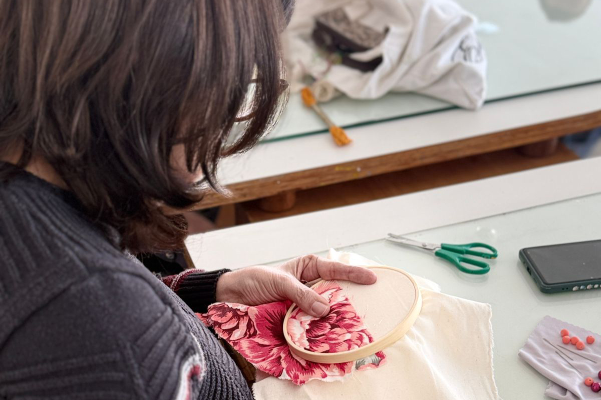 MON oferece oficina de bordado em dezembro