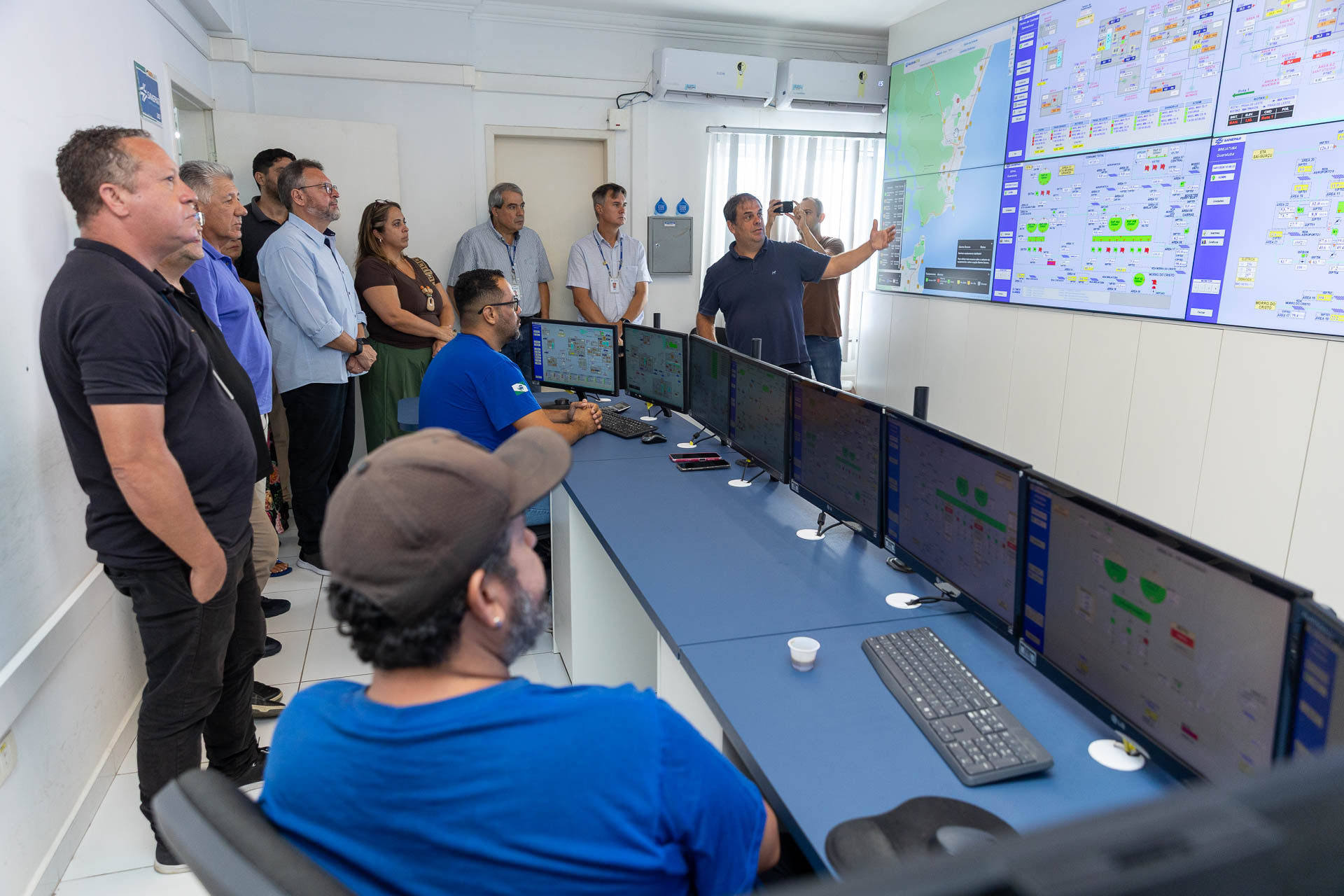 Sanepar reforça abastecimento com bags gigantes, 26 caminhões-pipa e troca de adutoras no Litoral