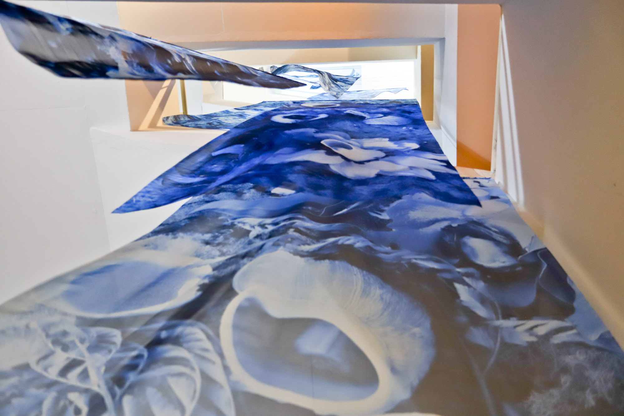 Última semana da exposição “Através”, da artista Mariana Palma