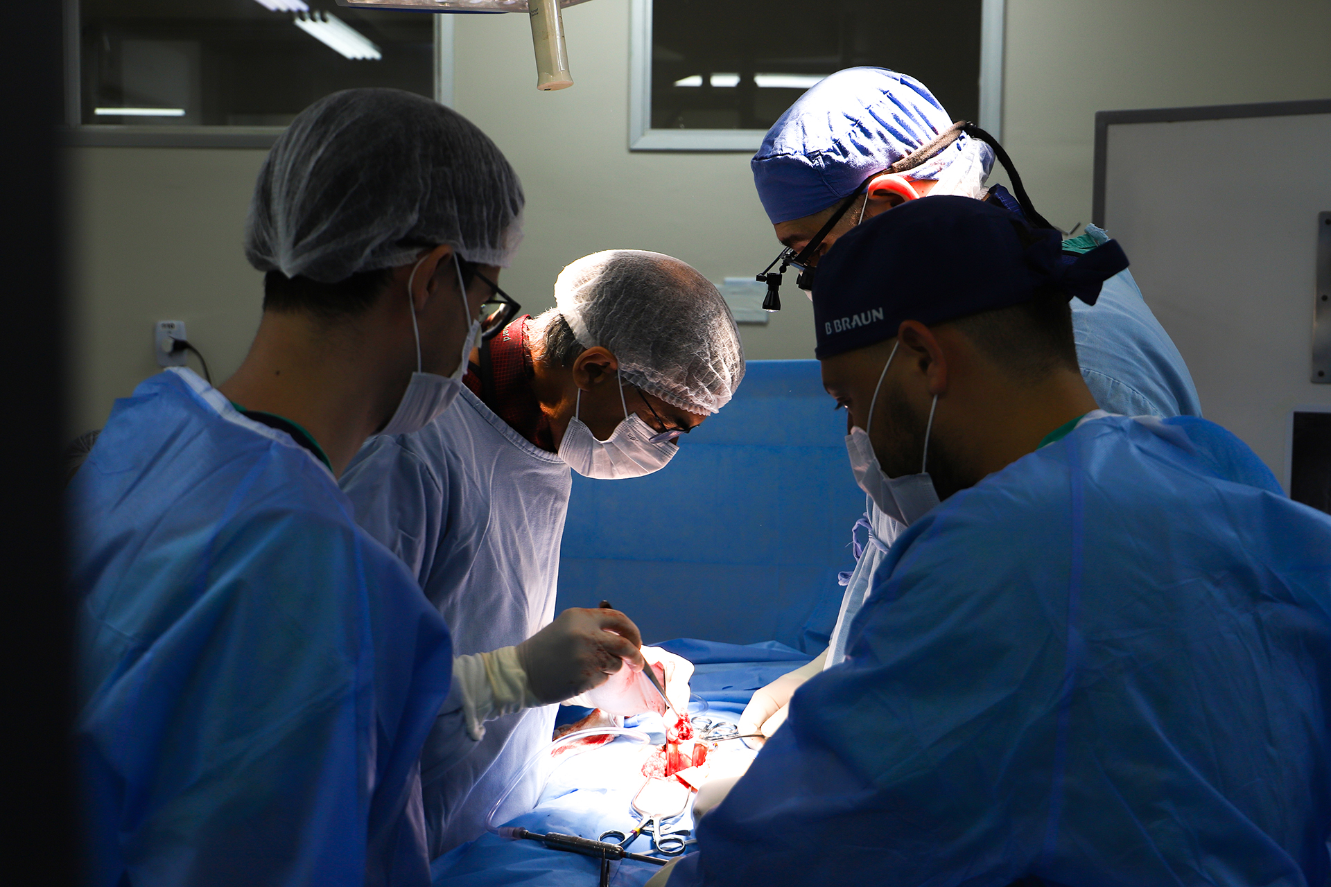 HU realiza pela primeira vez cirurgia de coluna com técnica ALIF