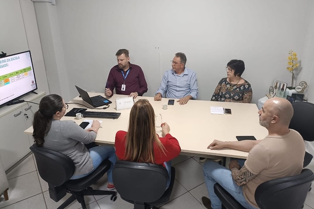 Diretores assumem cargo em escolas estaduais do Paraná