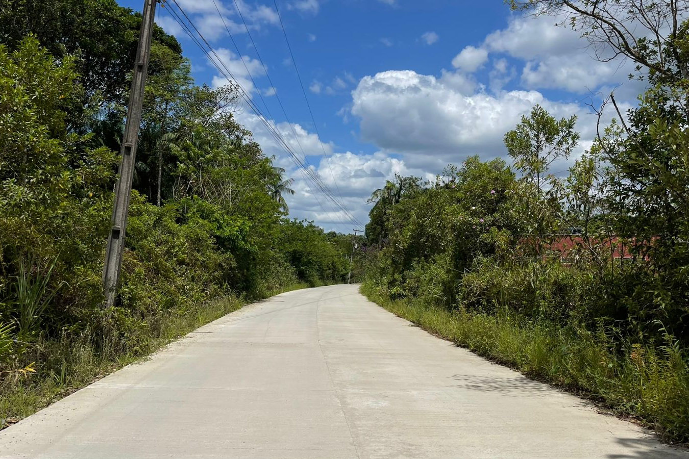 pavimentação em concreto da Estrada da América em Morretes.