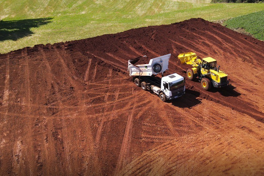 Com investimento de R$ 1,46 bilhão, Paraná amplia frota de máquinas nos municípios