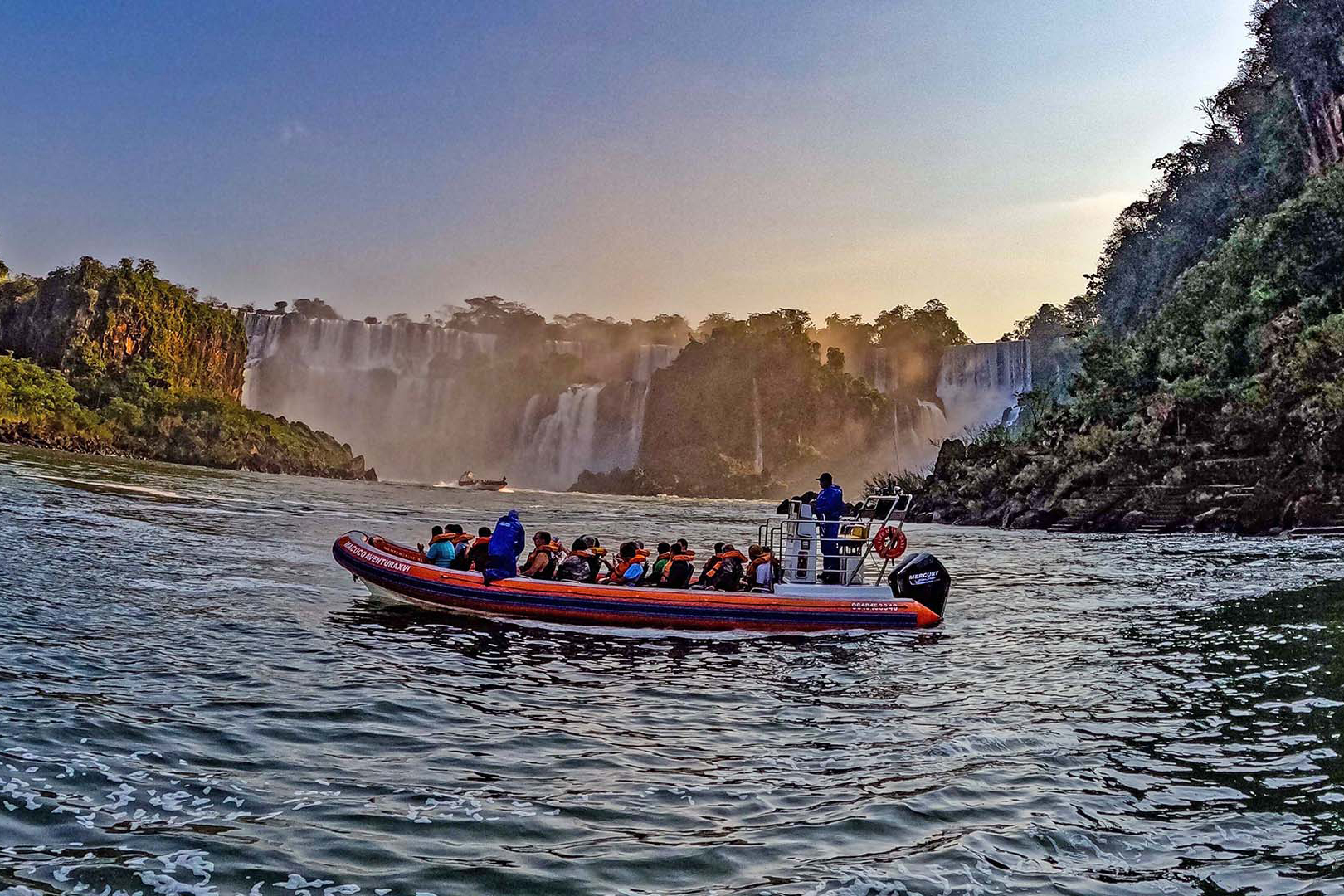 Turismo do Paraná gera 7,8 mil empregos formais até novembro de 2025, aponta Caged