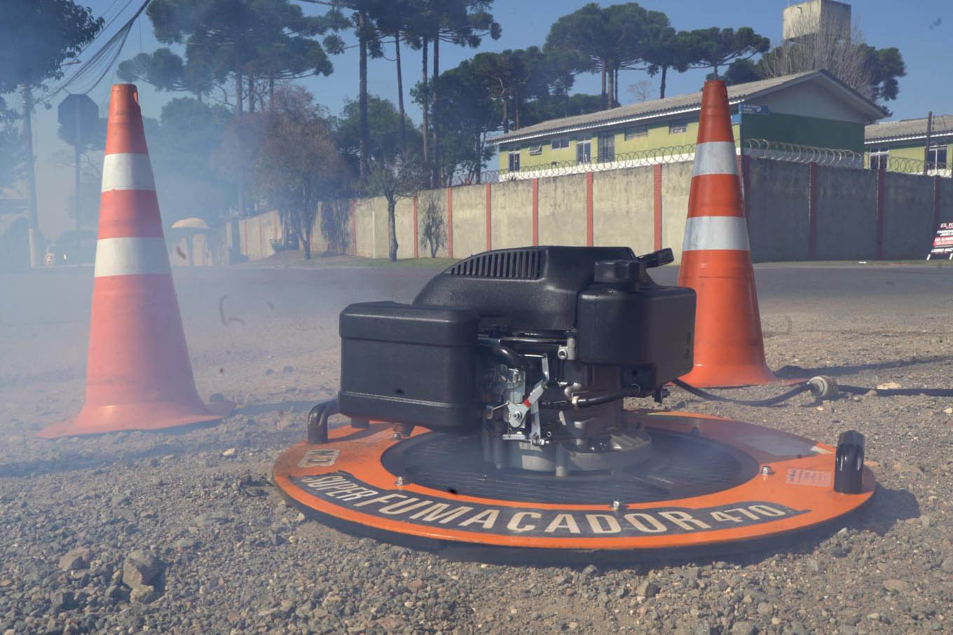 Teste usará fumaça na fiscalização de redes de esgoto em Guaratuba