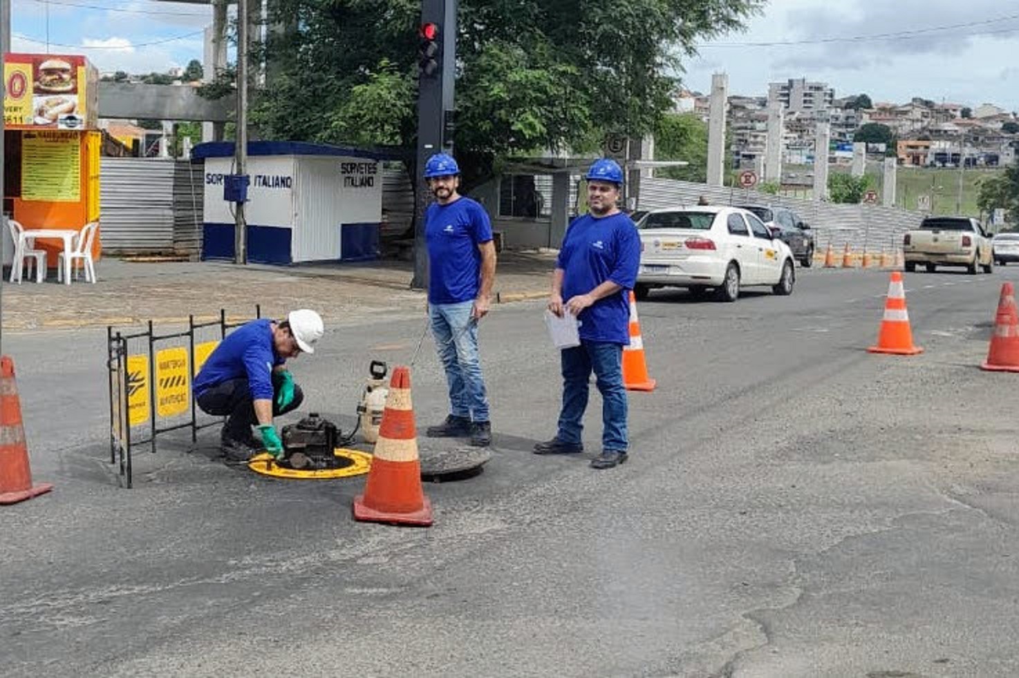 Sanepar usa fumaça para identificar irregularidades na rede de esgoto em Telêmaco Borba