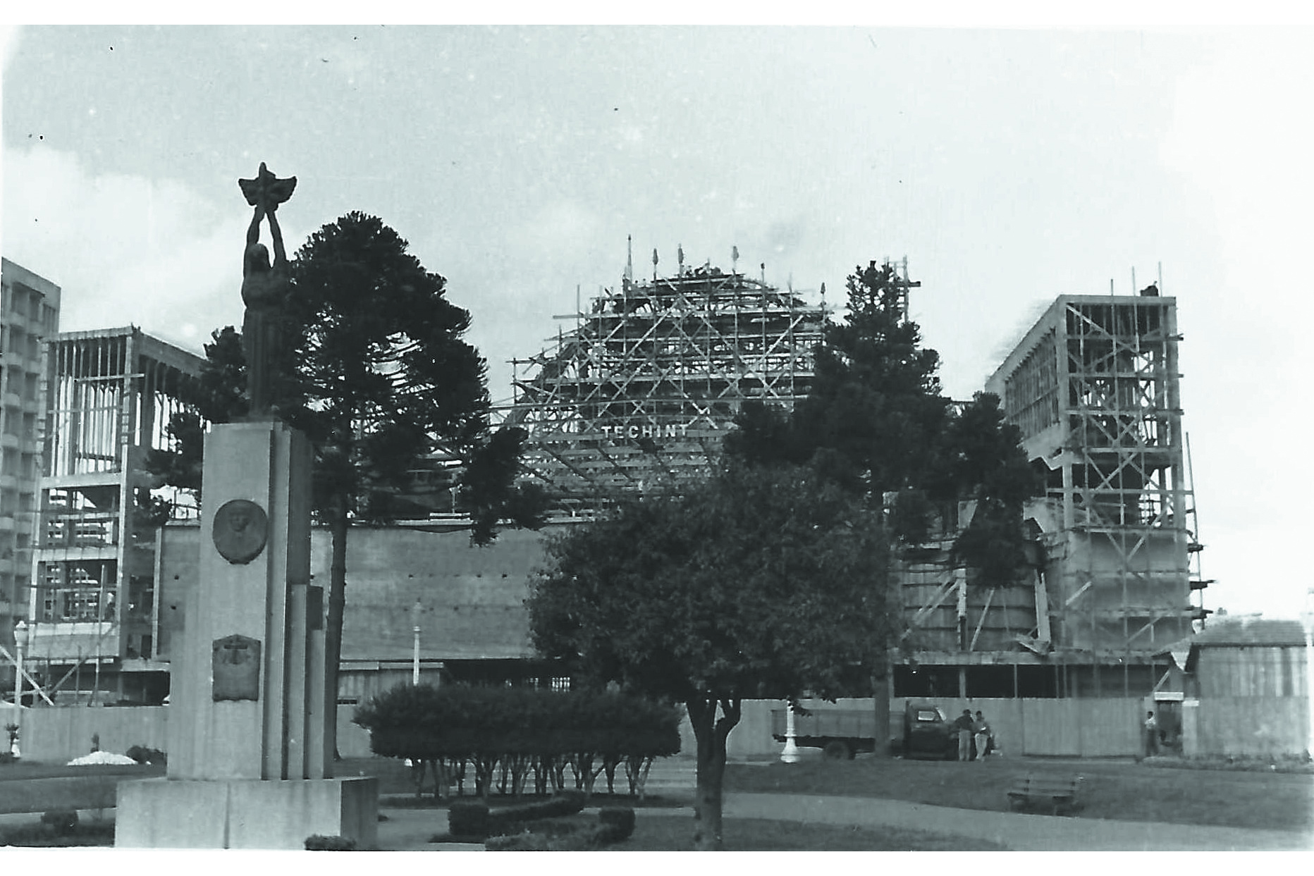 Museu Oscar Niemeyer viabiliza doação de projetos de Rubens Meister