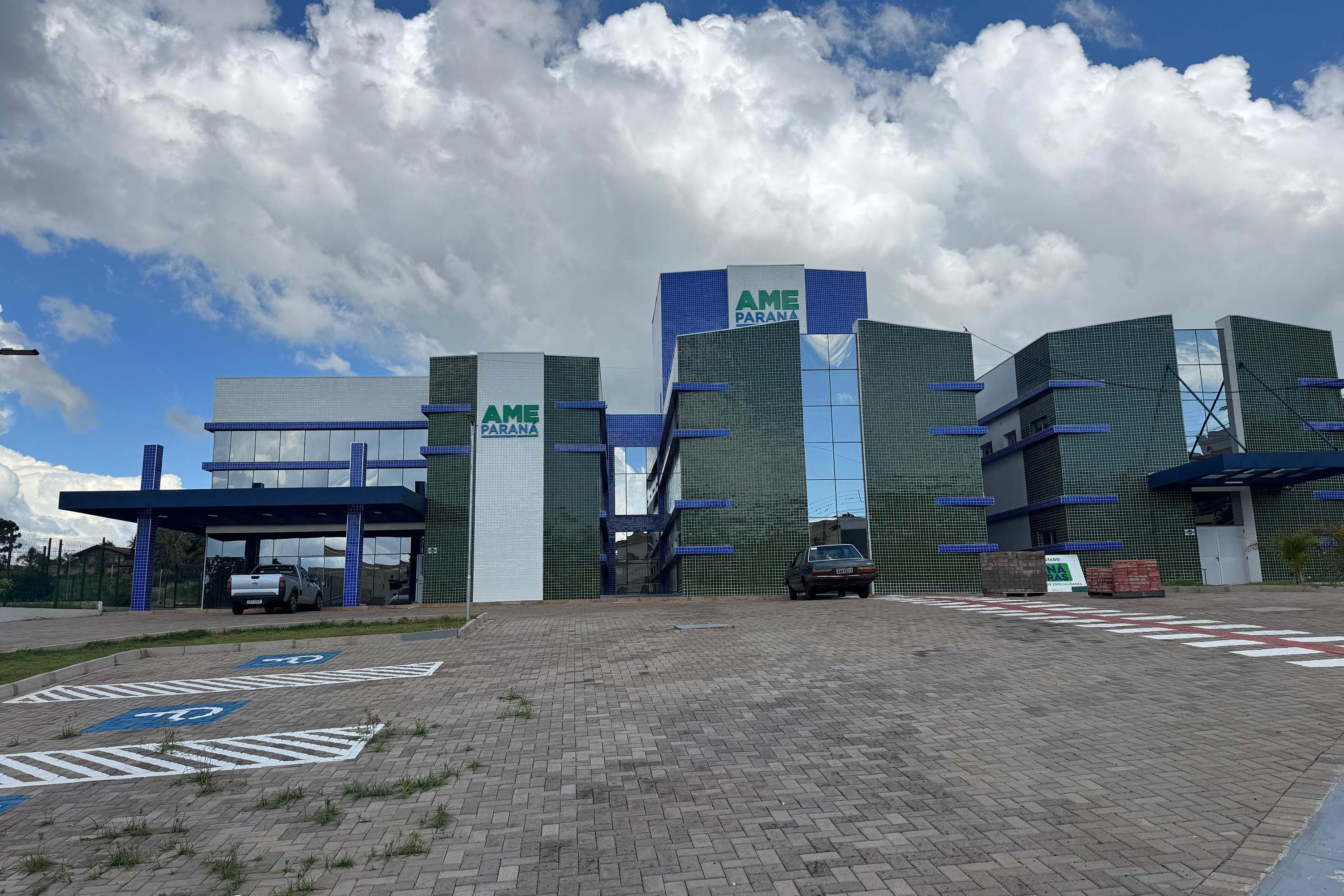SESA - Governo do Paraná investe R$ 279 milhões na construção de 17 novos Ambulatórios Médicos de Especialidades (AMEs)