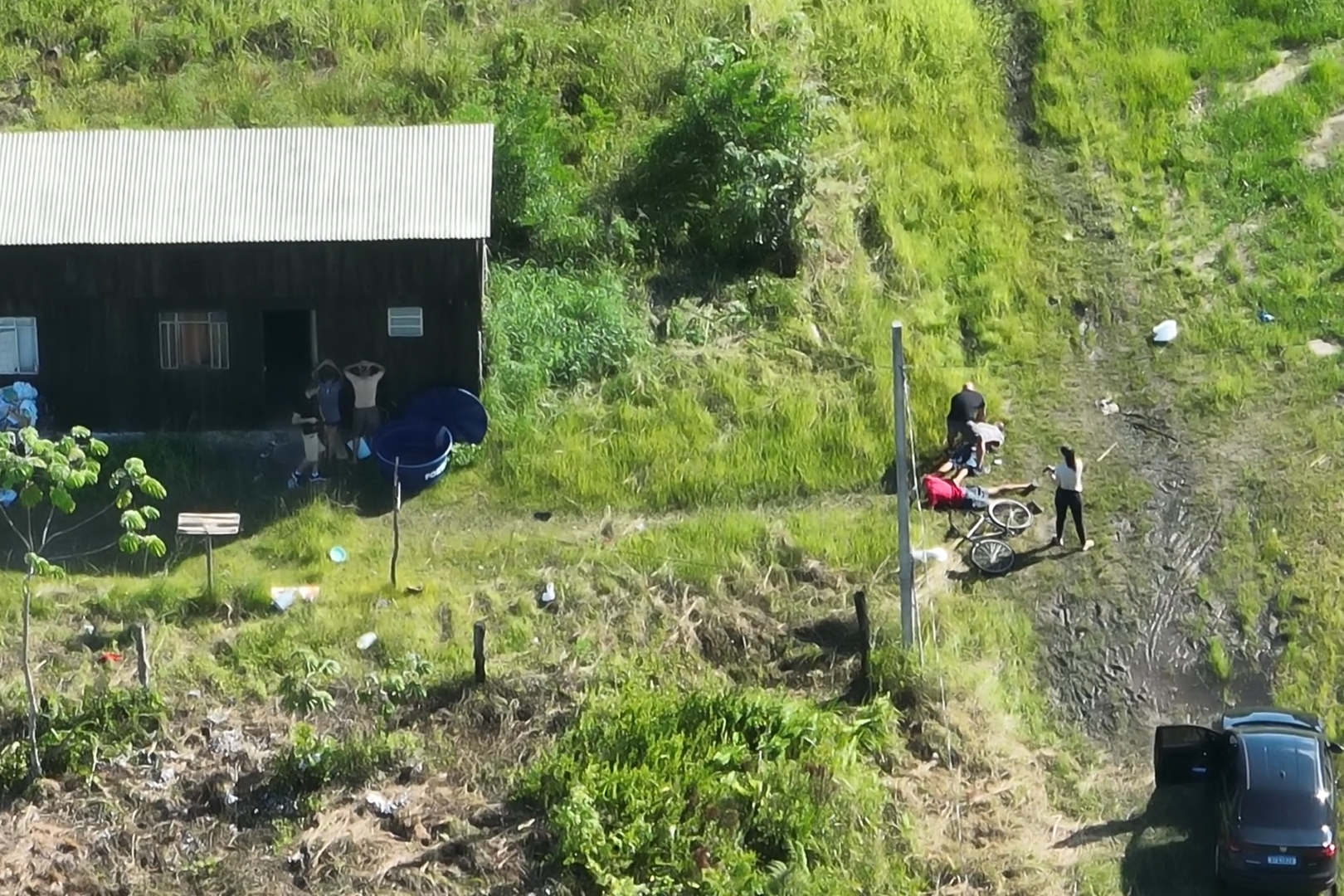 PCPR usa drones e desarticula ponto de venda de drogas em Matinhos