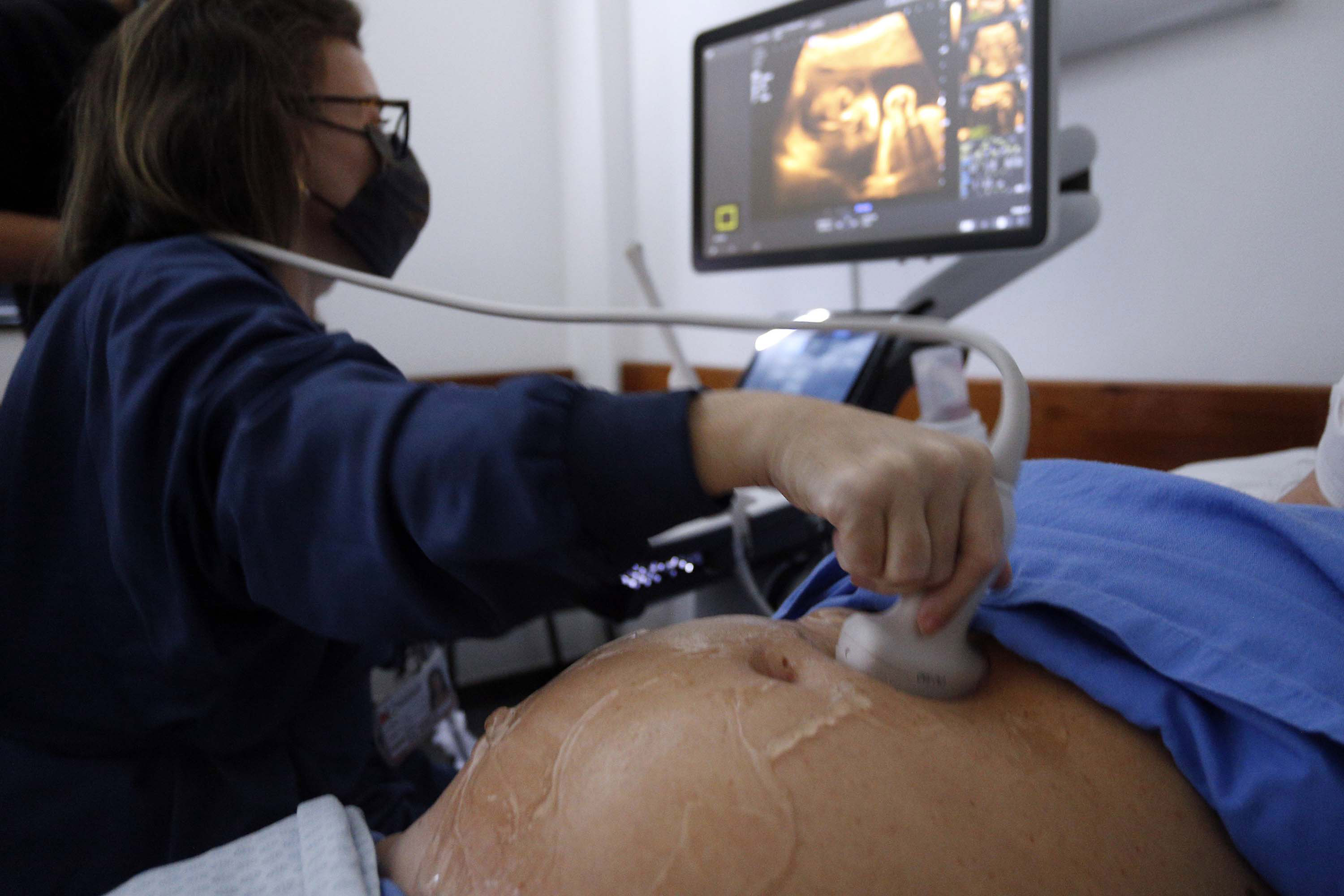 SESA - Paraná consolida redução da gravidez na adolescência com ações integradas e métodos modernos