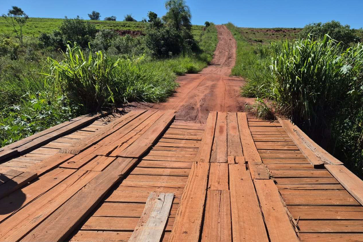 Iporã - Ponte sobre o córrego Santa Laura