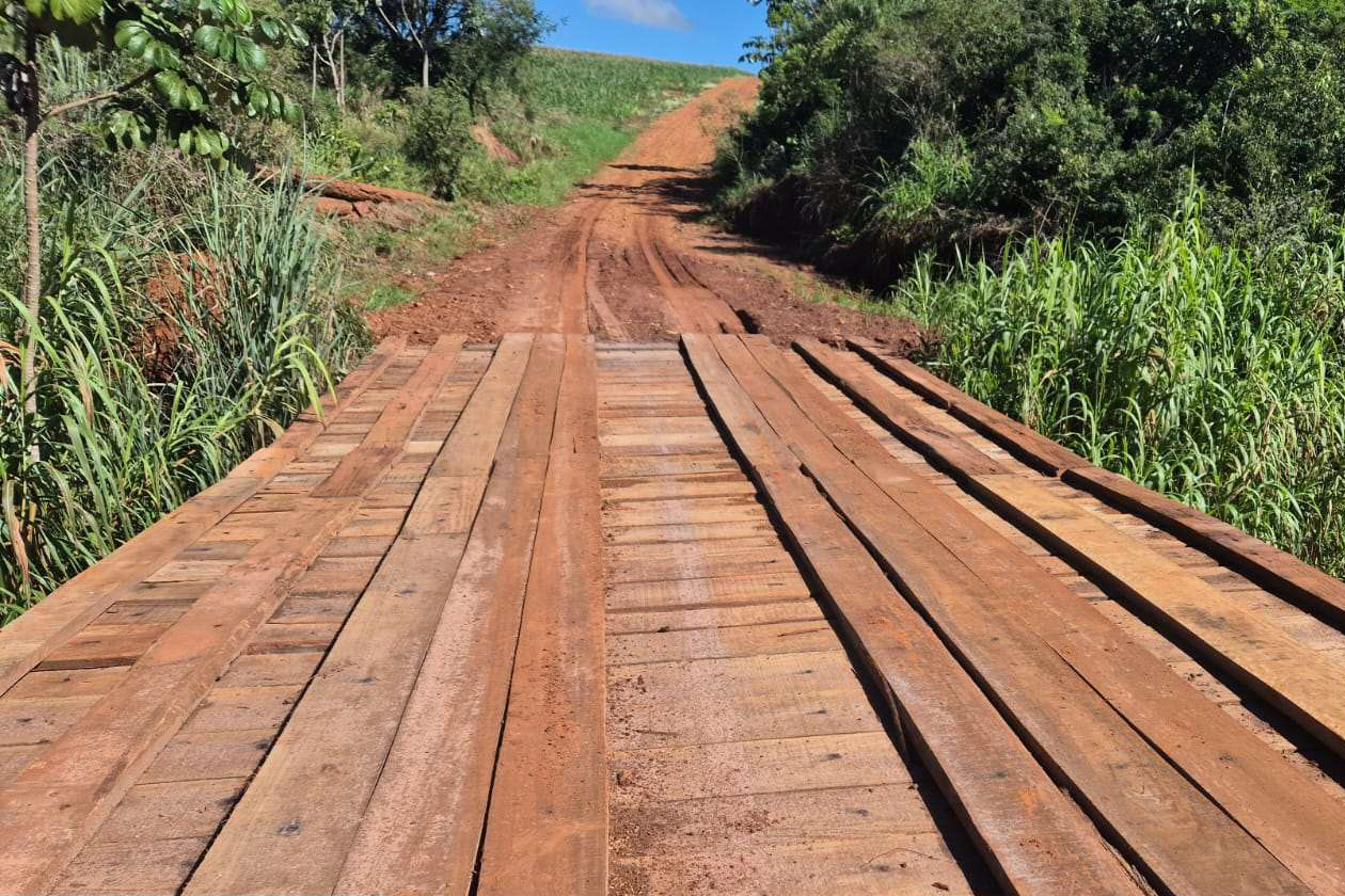 Iporã - Ponte sobre o córrego Sarandi (Estrada Nova Santa Helena)