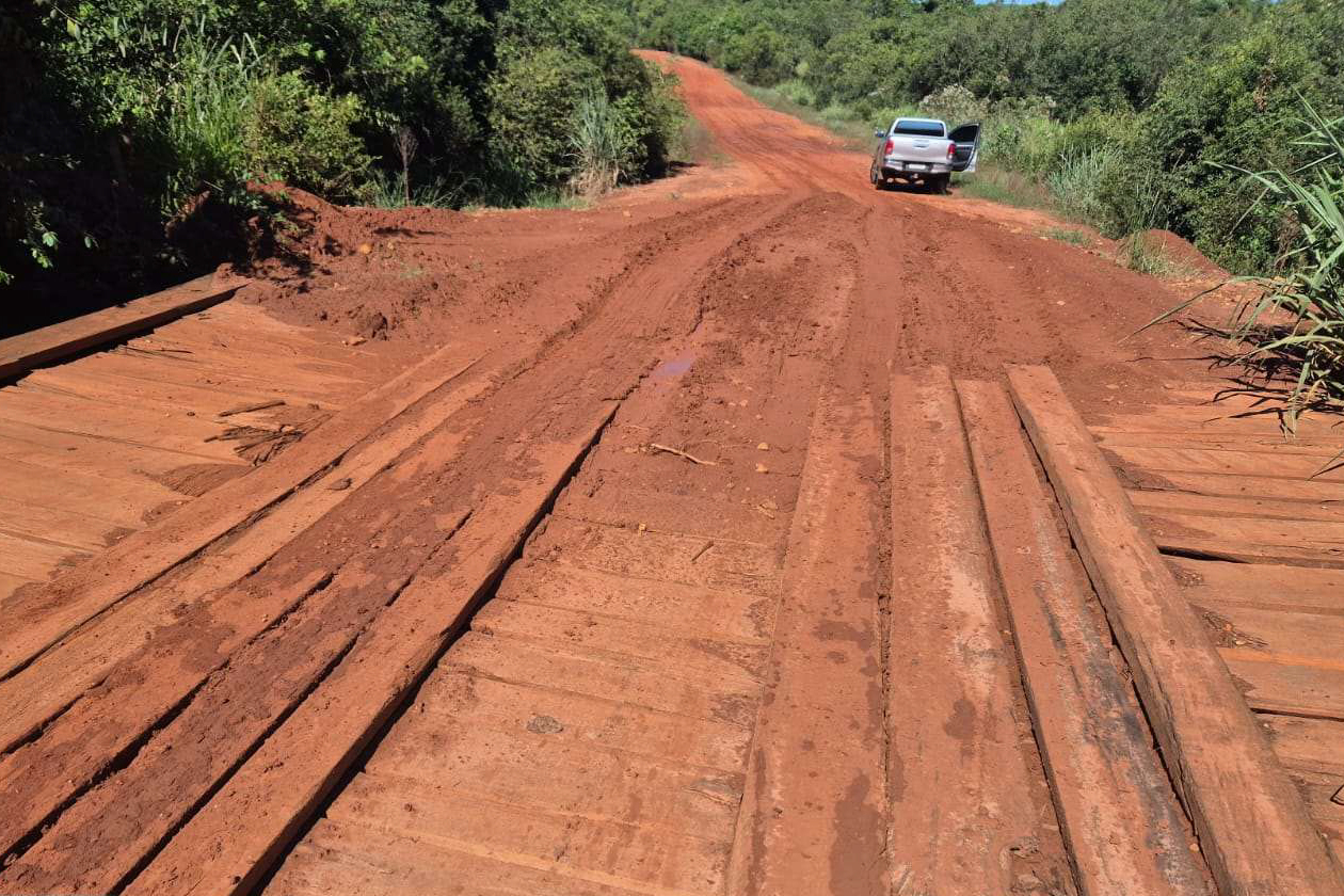 Iporã - Ponte sobre o córrego Sarandi (Estrada Sarandi)
