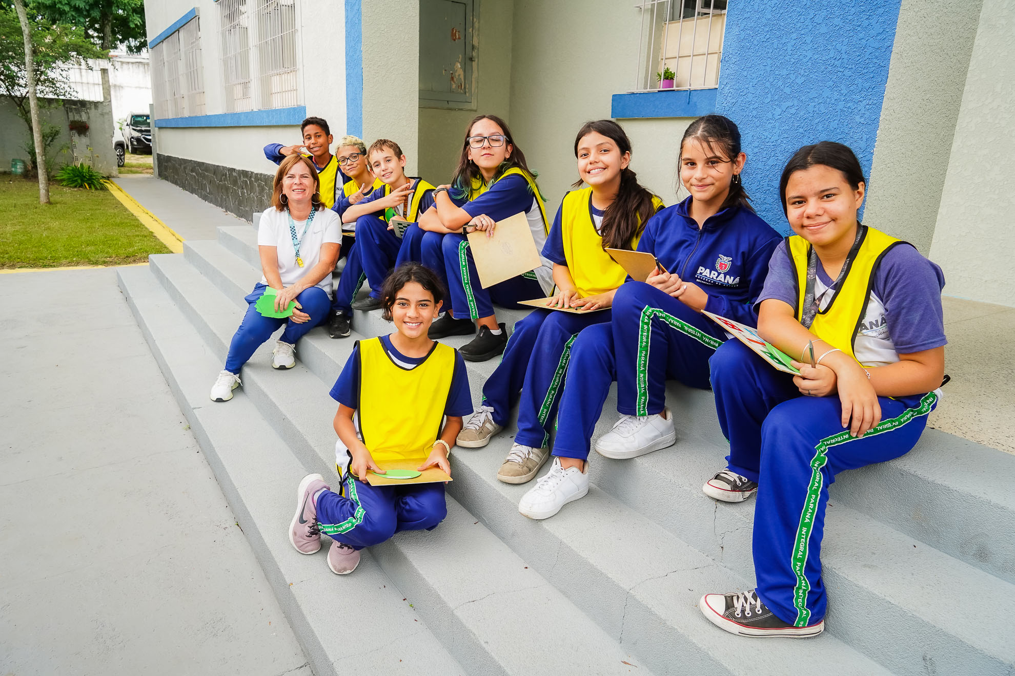 SEED - Escolas integrais recebem material de educação para o trânsito