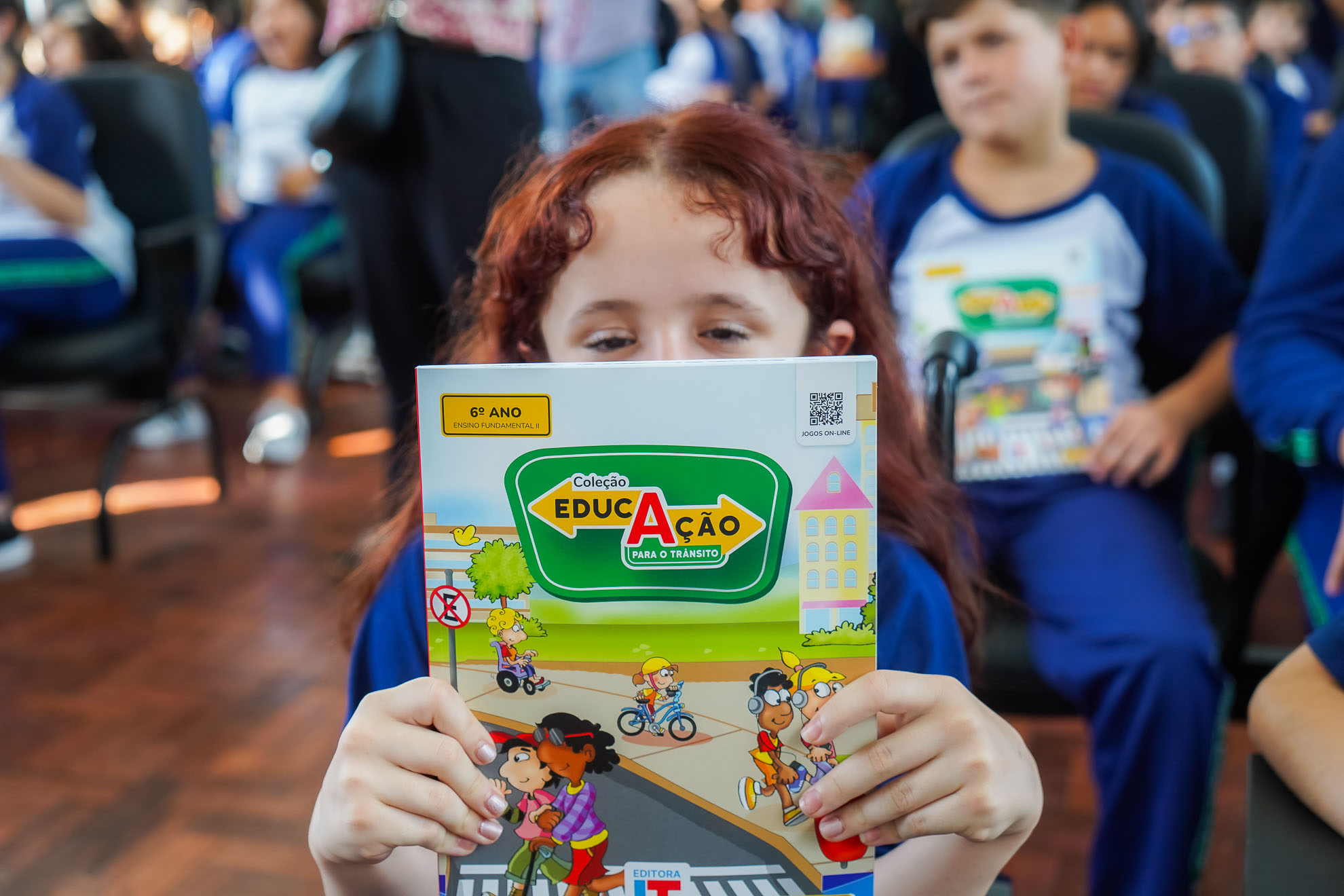 SEED - Escolas integrais recebem material de educação para o trânsito