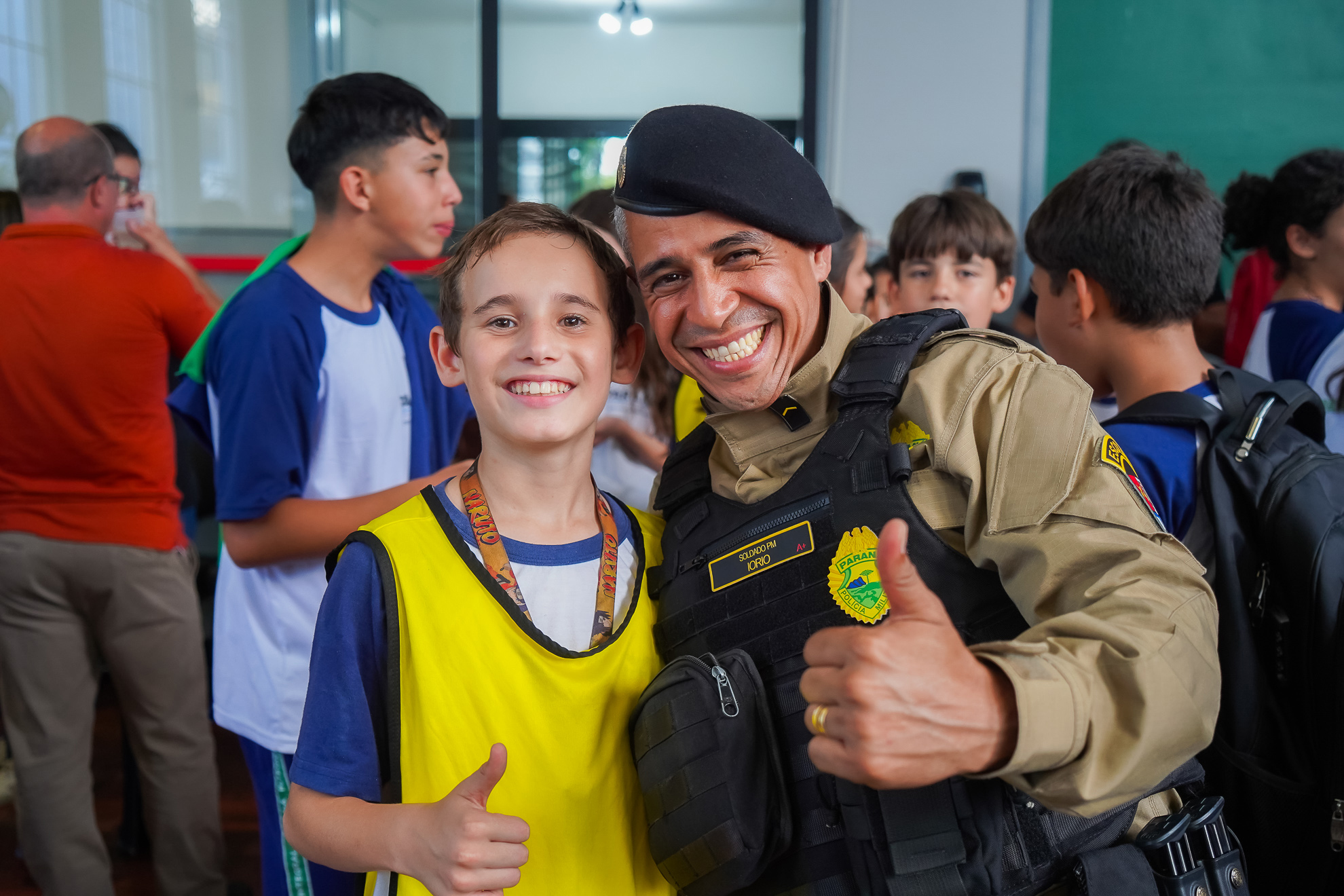 SEED - Escolas integrais recebem material de educação para o trânsito