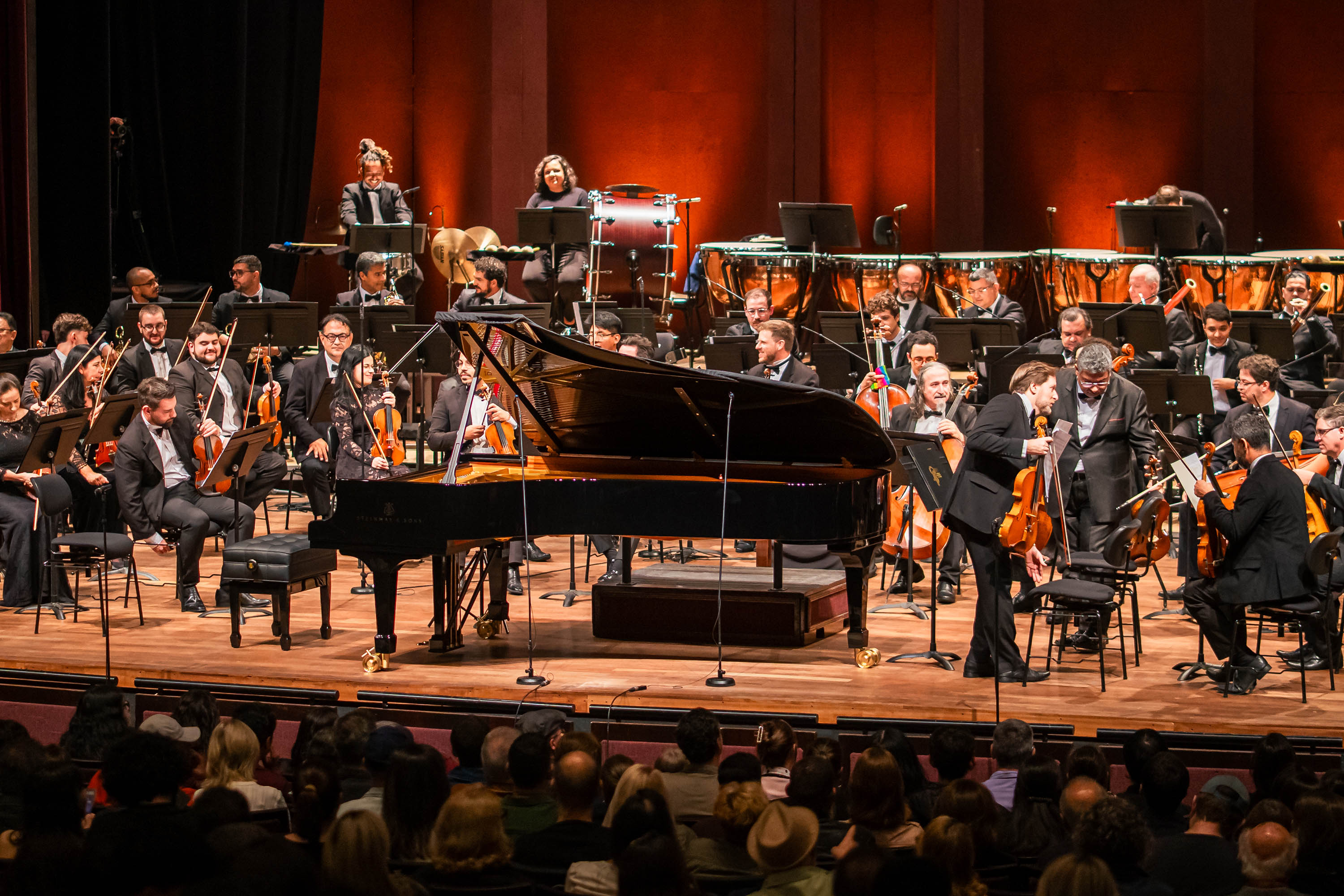 TEATRO GUAÍRA - Com novo piano e solista internacional, Orquestra Sinfônica do Paraná abre temporada 2026 no Guairão