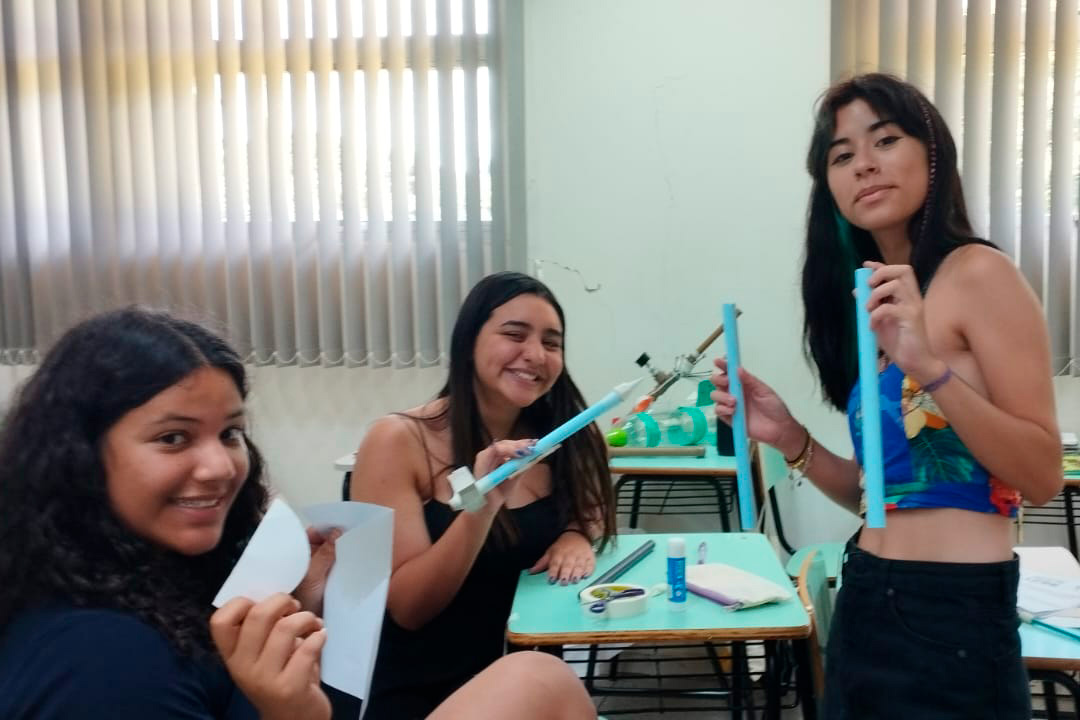 Rede de Clubes de Ciência fortalece protagonismo de meninas na pesquisa escolar