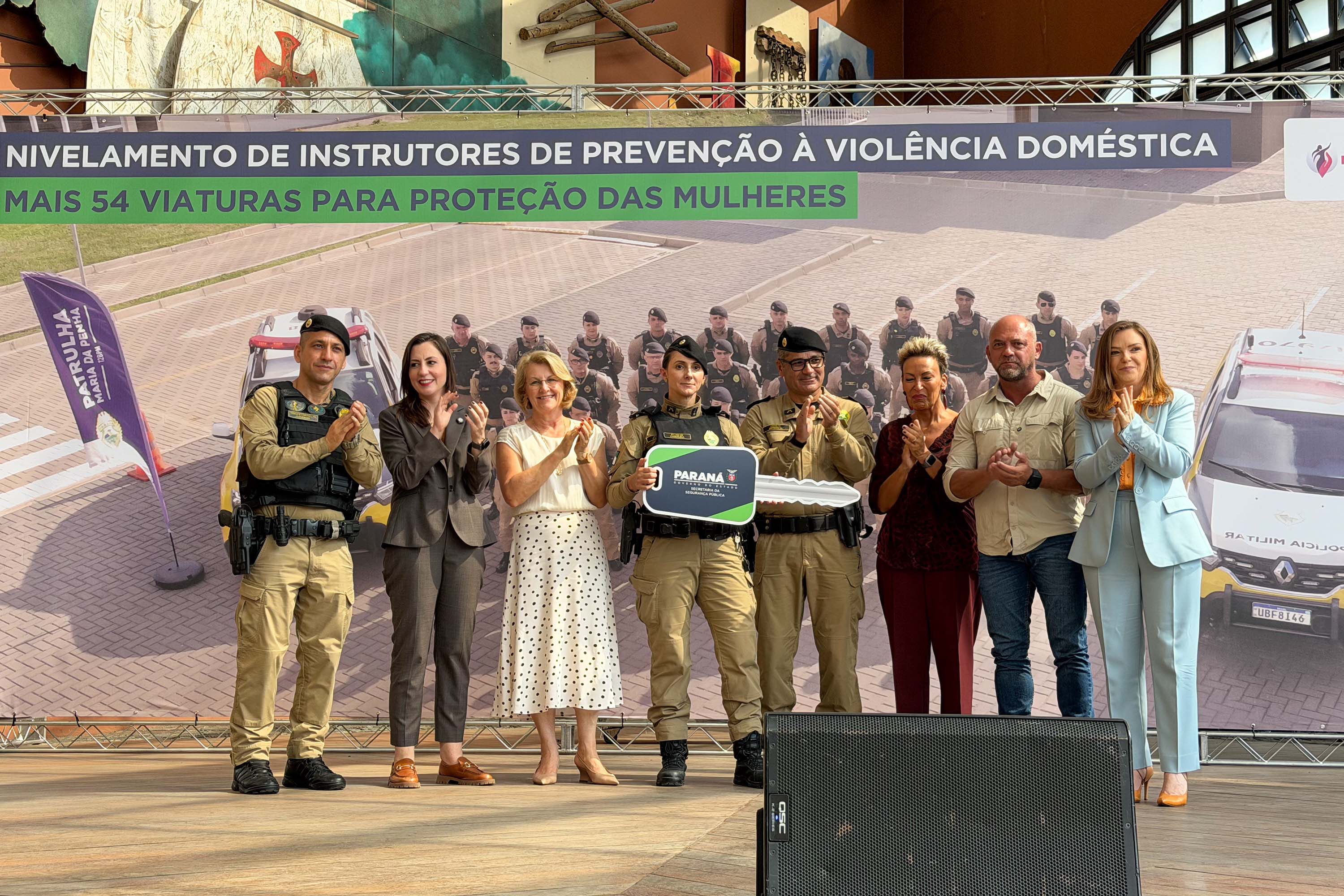 PMPR entrega 54 viaturas e capacita 152 policiais para reforçar combate à violência doméstica no Estado