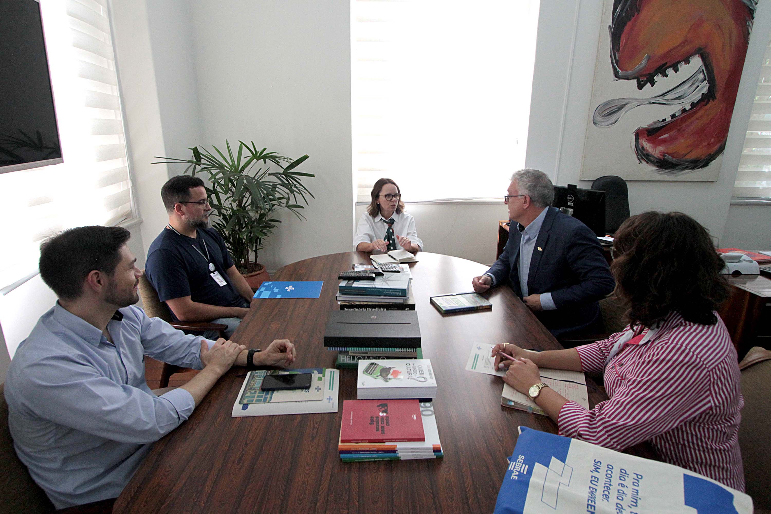 SEEC e Sebrae avançam em parceria para fortalecer o audiovisual no Paraná