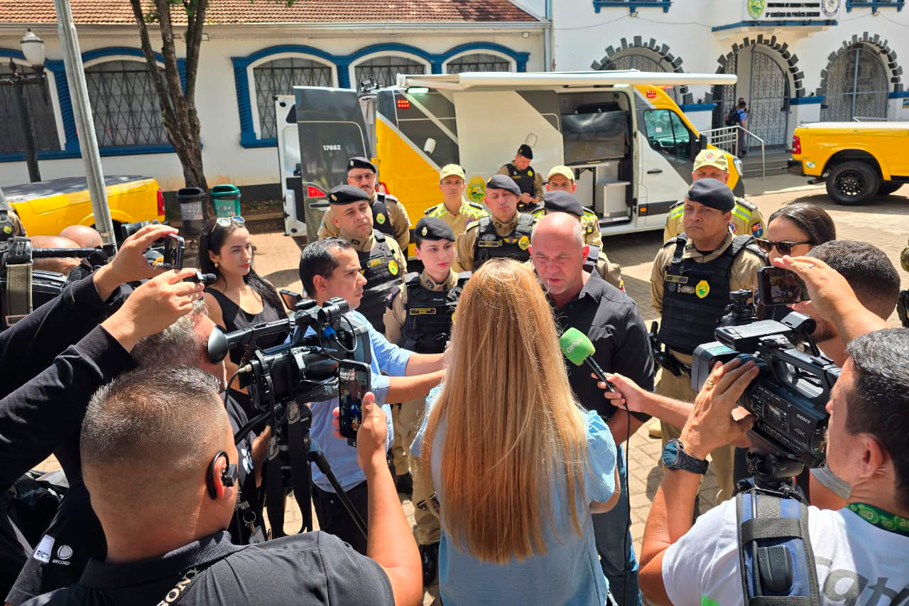 Estado entrega módulo móvel de policiamento e drone para reforçar segurança em Foz do Iguaçu