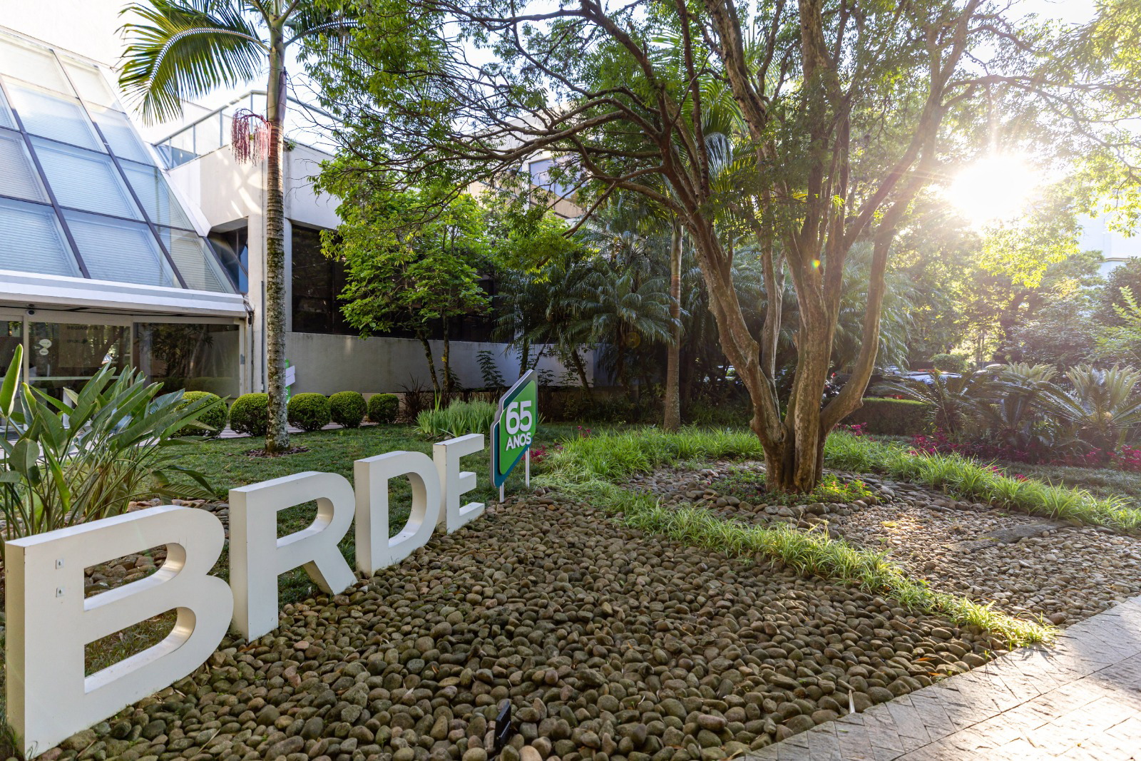 BRDE supera R$ 1 bilhão em contratações nos primeiros 100 dias de 2026; Paraná responde por 36%