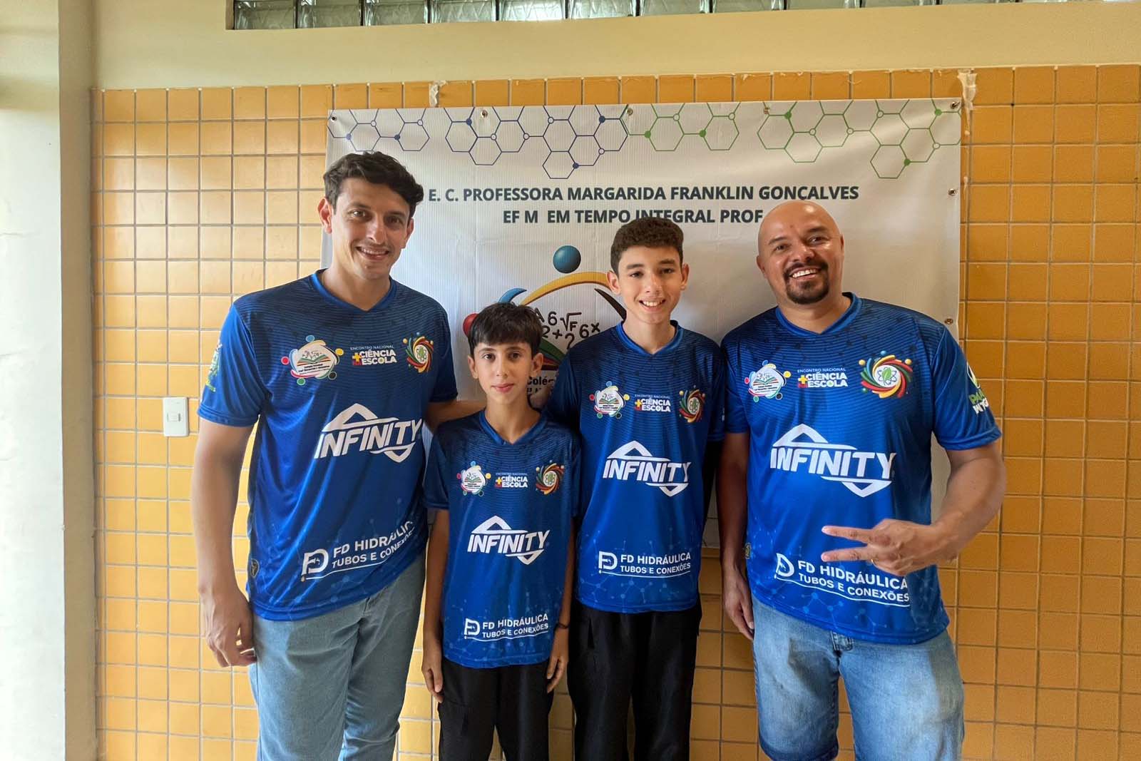 Escolas estaduais do Paraná levam clubes de ciências para encontro nacional em Brasília