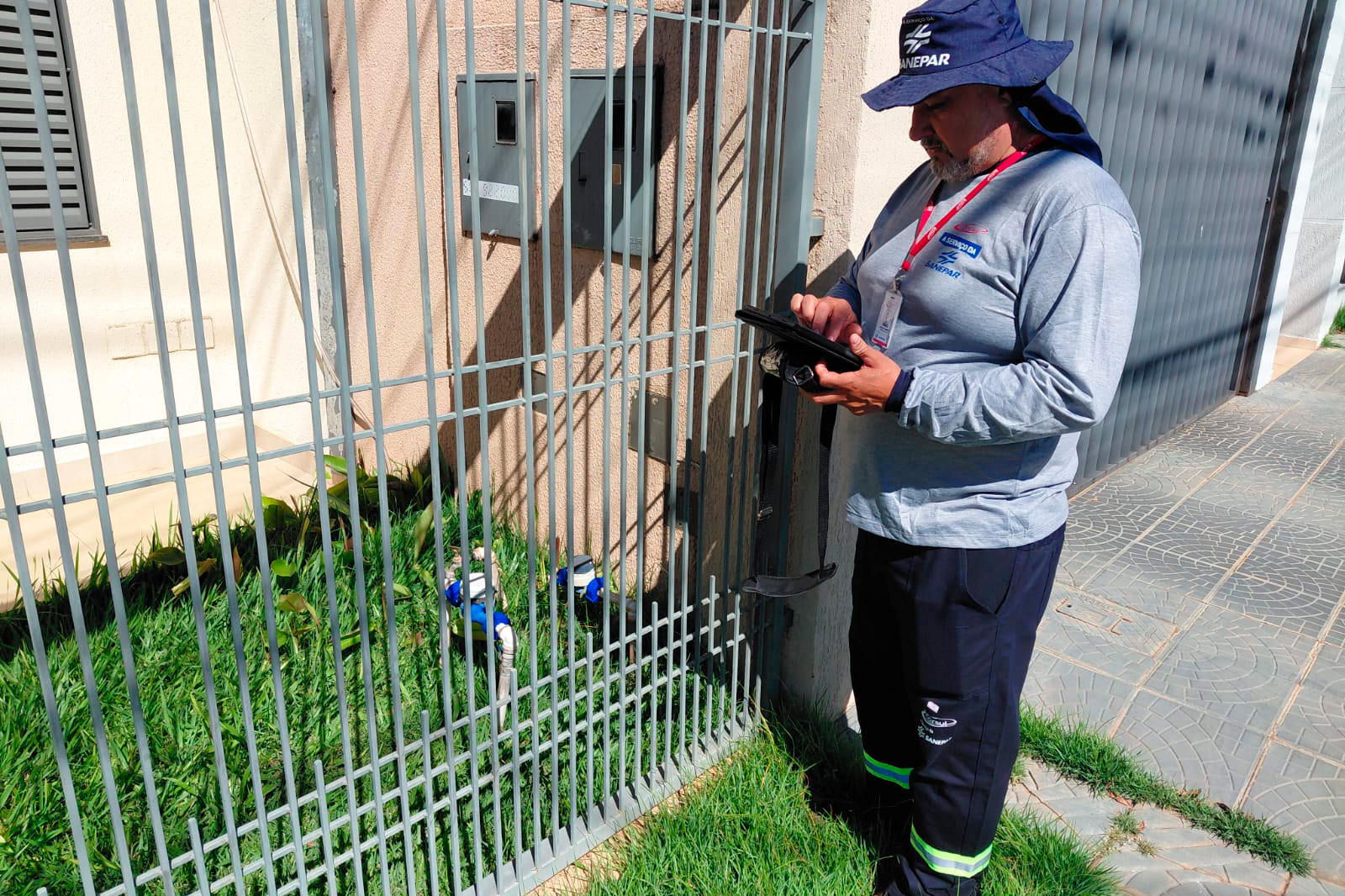 Serviço de pagamento no portão de casa para evitar corte de água chega à região Noroeste