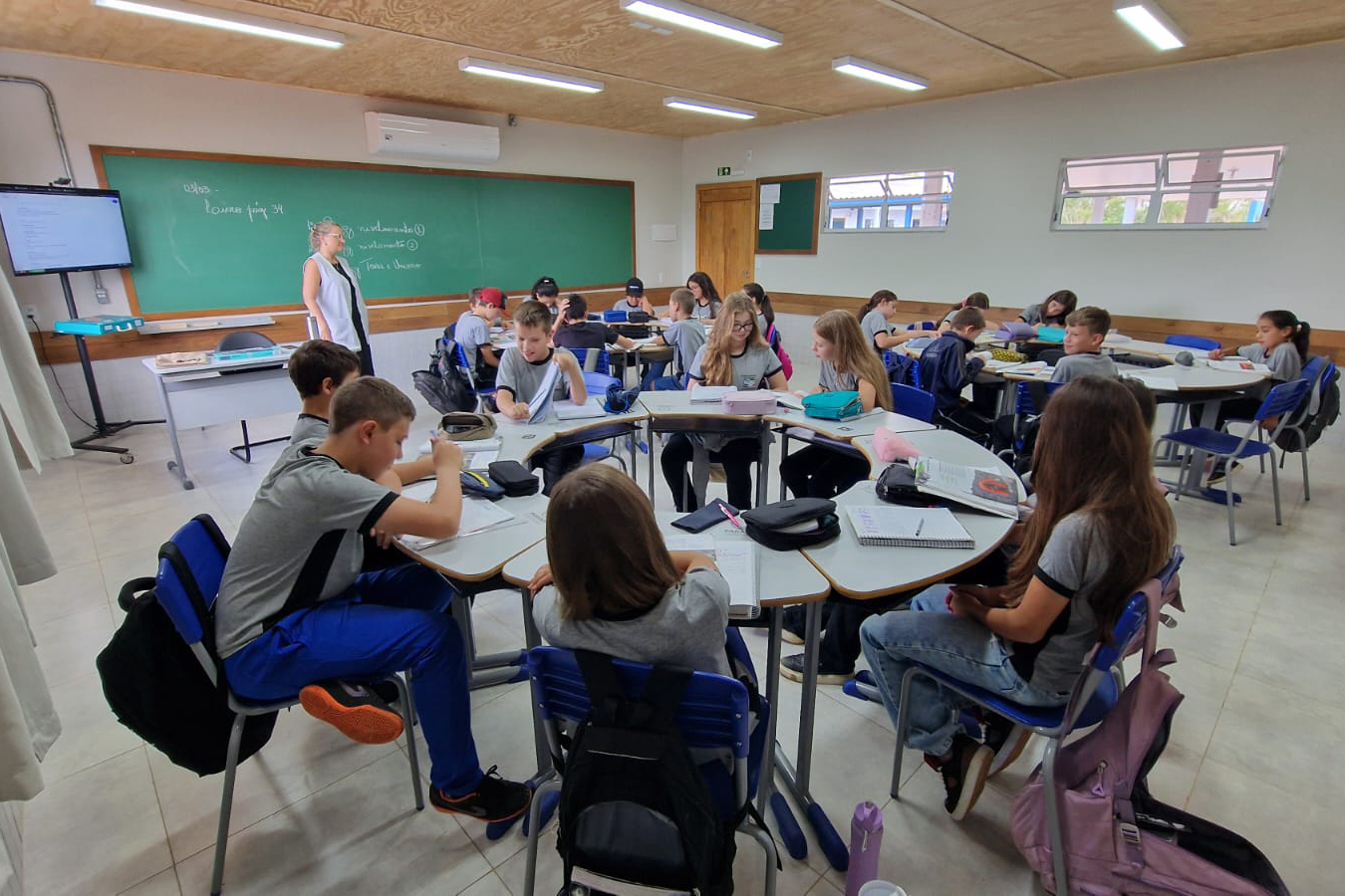 Estado avança na substituição de salas de madeira com anúncio de novas entregas