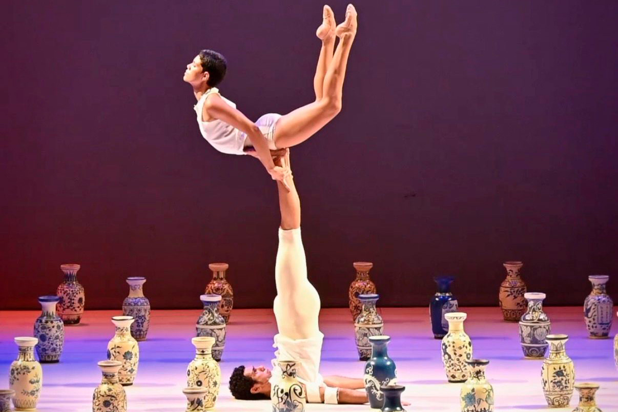 CCTG - Remix – Companhia de Dança Deborah Colke