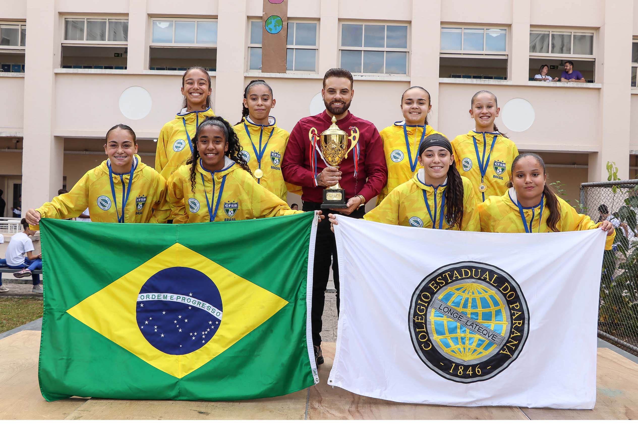 Paraná amplia participação no esporte escolar e leva alunos a pódios pelo mundo