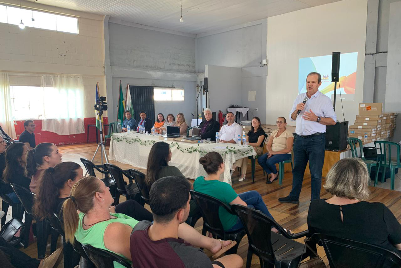 SETI - Governo do Paraná reforça formação de professores de Cantagalo com cursos de educação digital