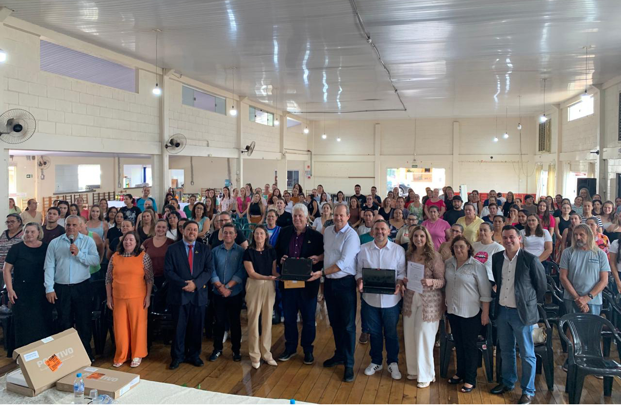 SETI - Governo do Paraná reforça formação de professores de Cantagalo com cursos de educação digital