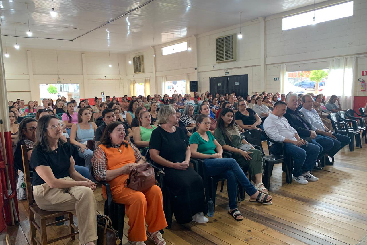 SETI - Governo do Paraná reforça formação de professores de Cantagalo com cursos de educação digital