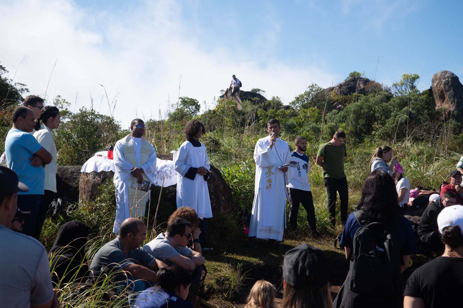 IAT fecha temporariamente trilhas do Anhangava e Samambaia para celebração da Missa da Paz