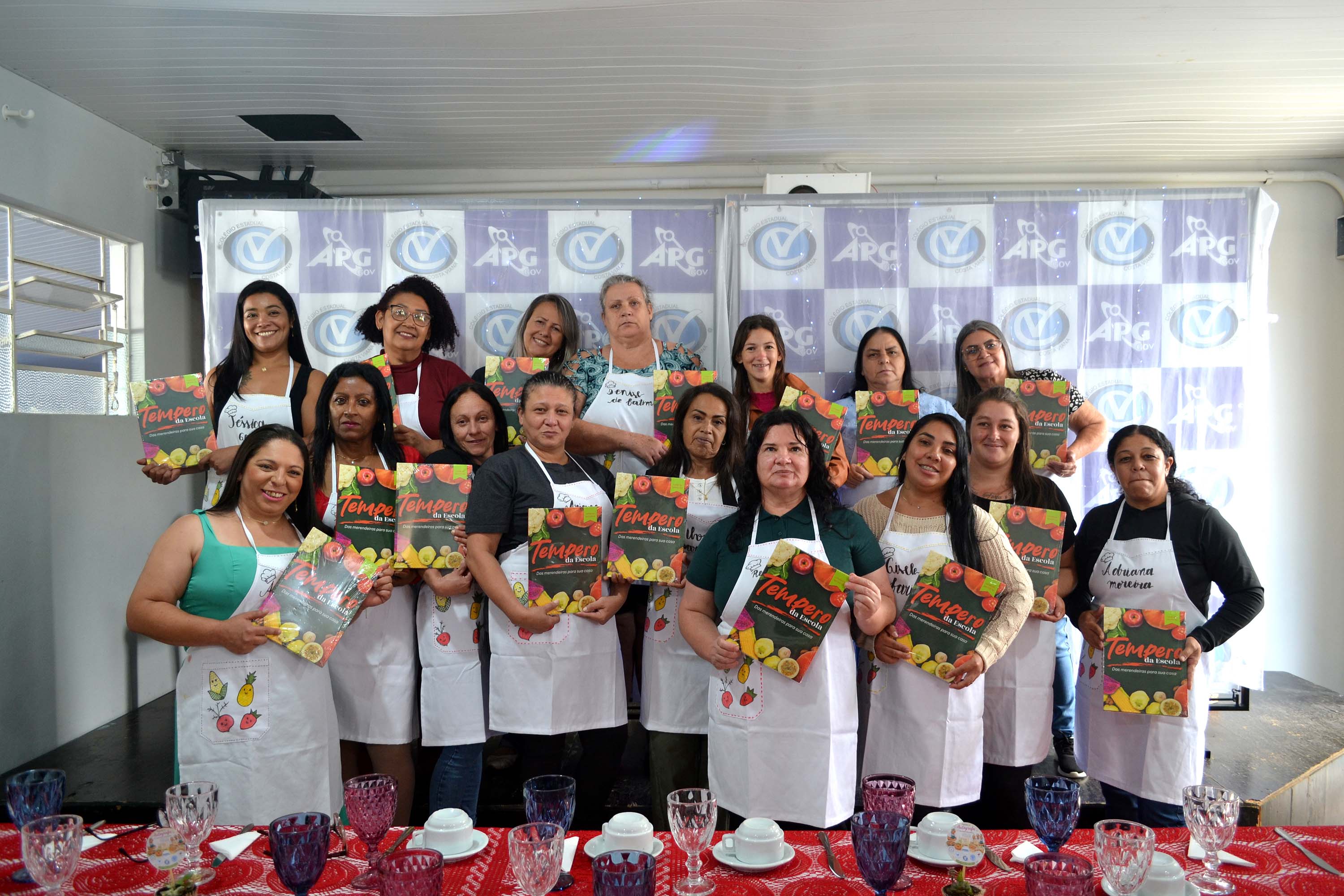 Com 1,5 milhão de refeições por dia, Fundepar disponibiliza livro para qualificar merenda