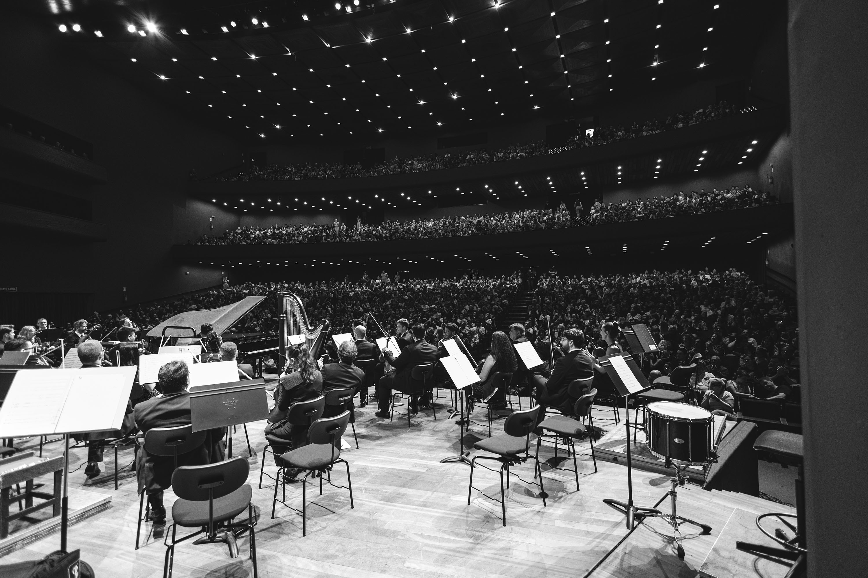 TEATRO GUAÍRA - Orquestra Sinfônica do Paraná celebra o universo de George Gershwin em concertos da Série Ouro