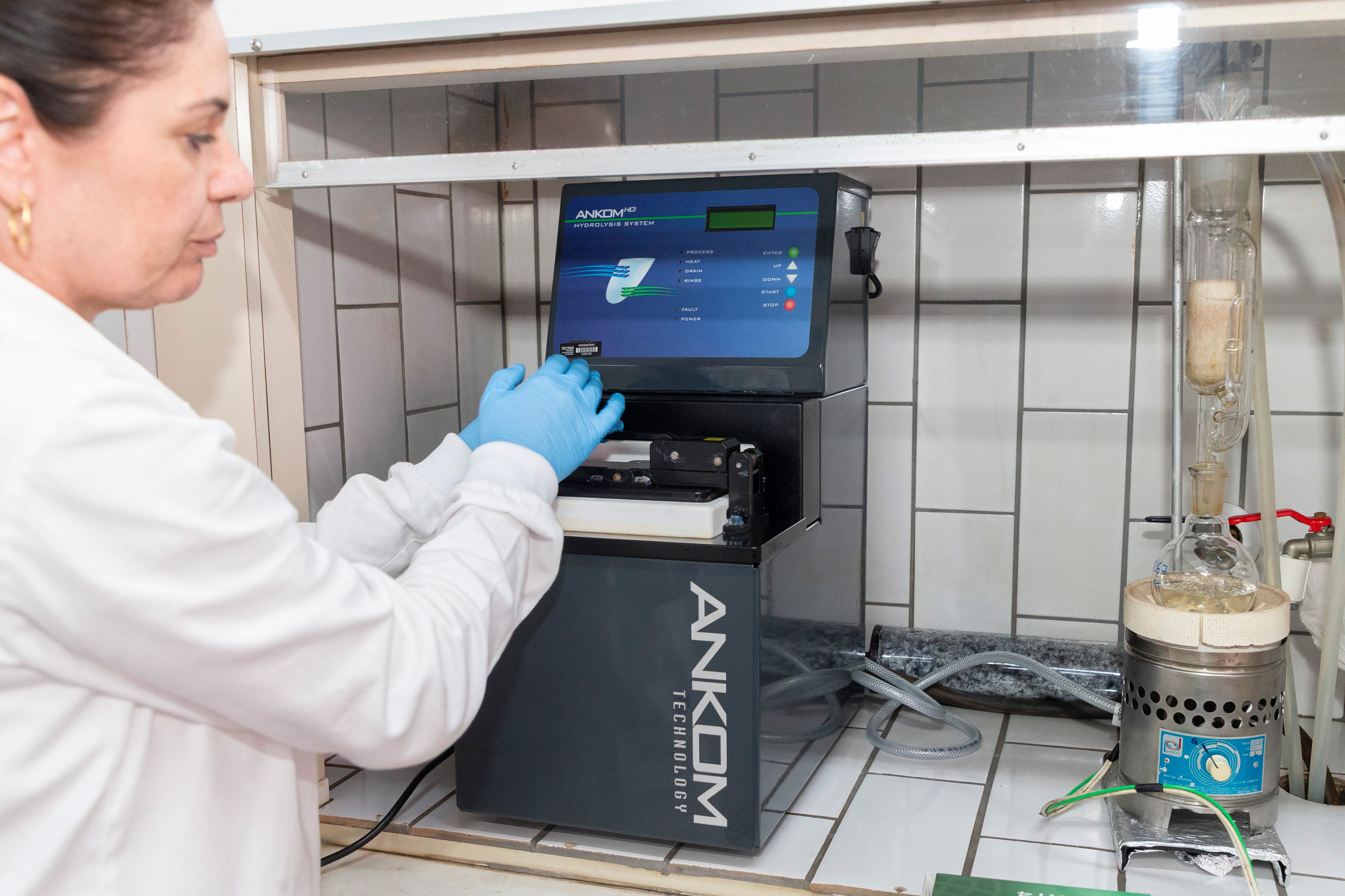 Com equipamentos analíticos especializados, Tecpar aprimora análises de alimentação escolar