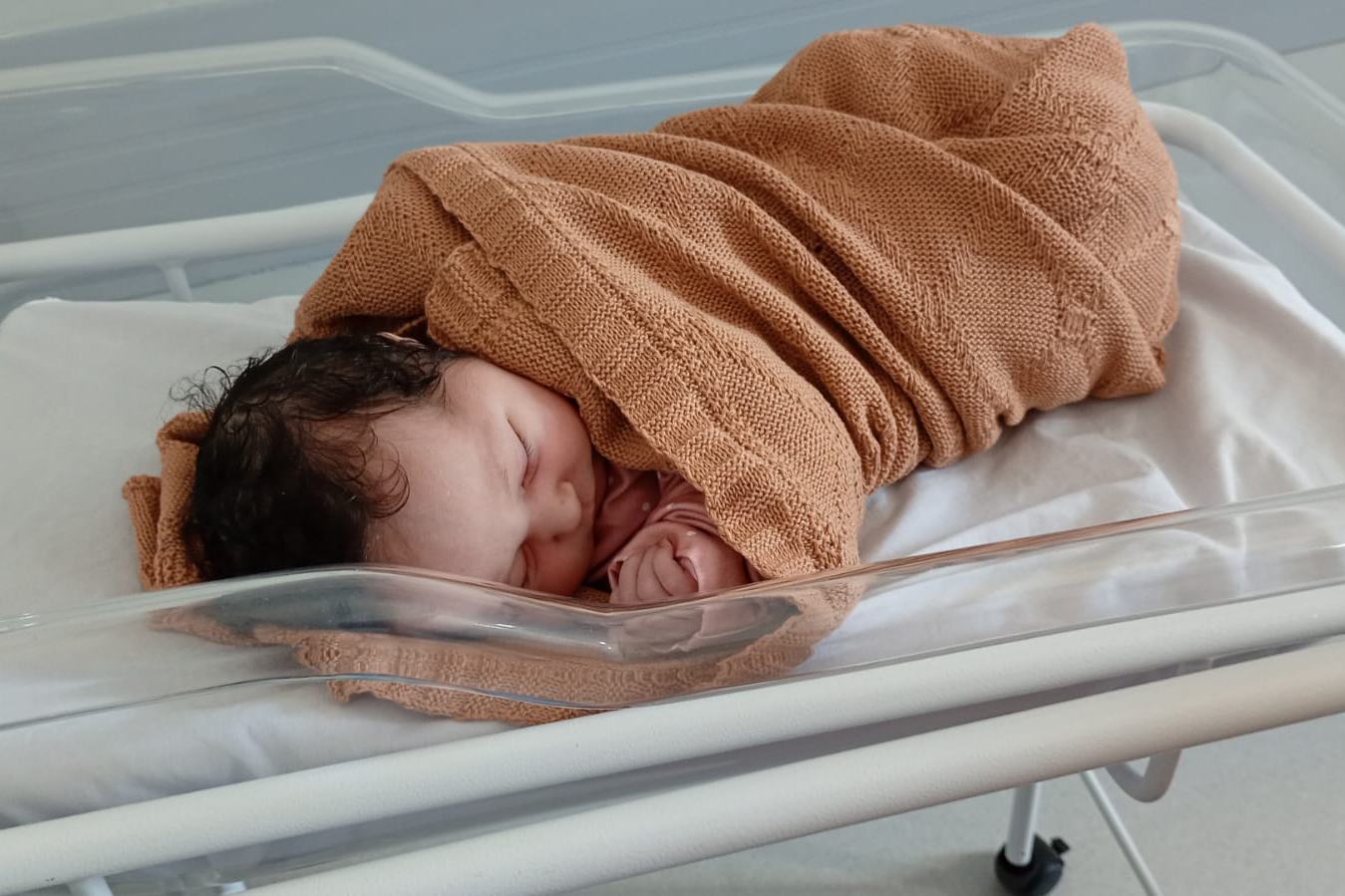 SESA - Novas histórias, novo cuidado: Maternidade de Paranaguá registra 164 partos em menos de um mês