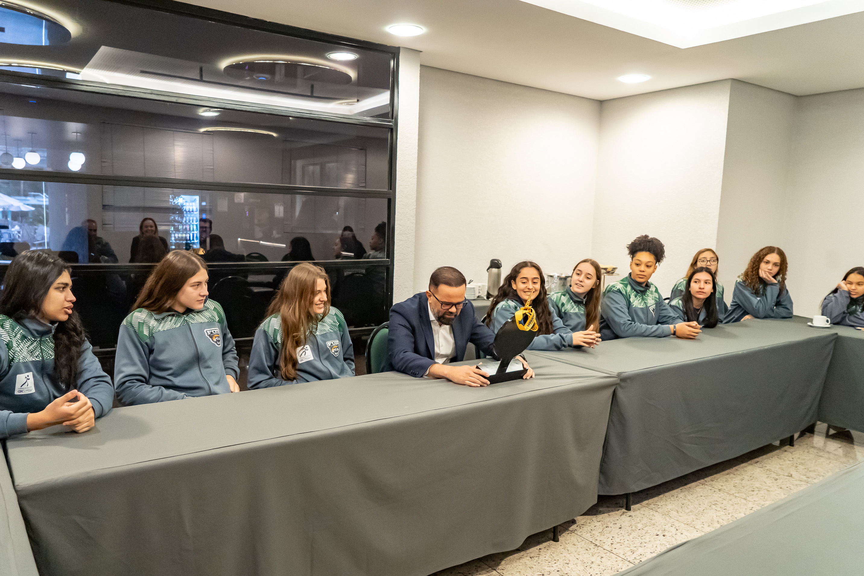 Vitória nos JEBs evidencia protagonismo de estudantes-atletas da rede estadual do Paraná