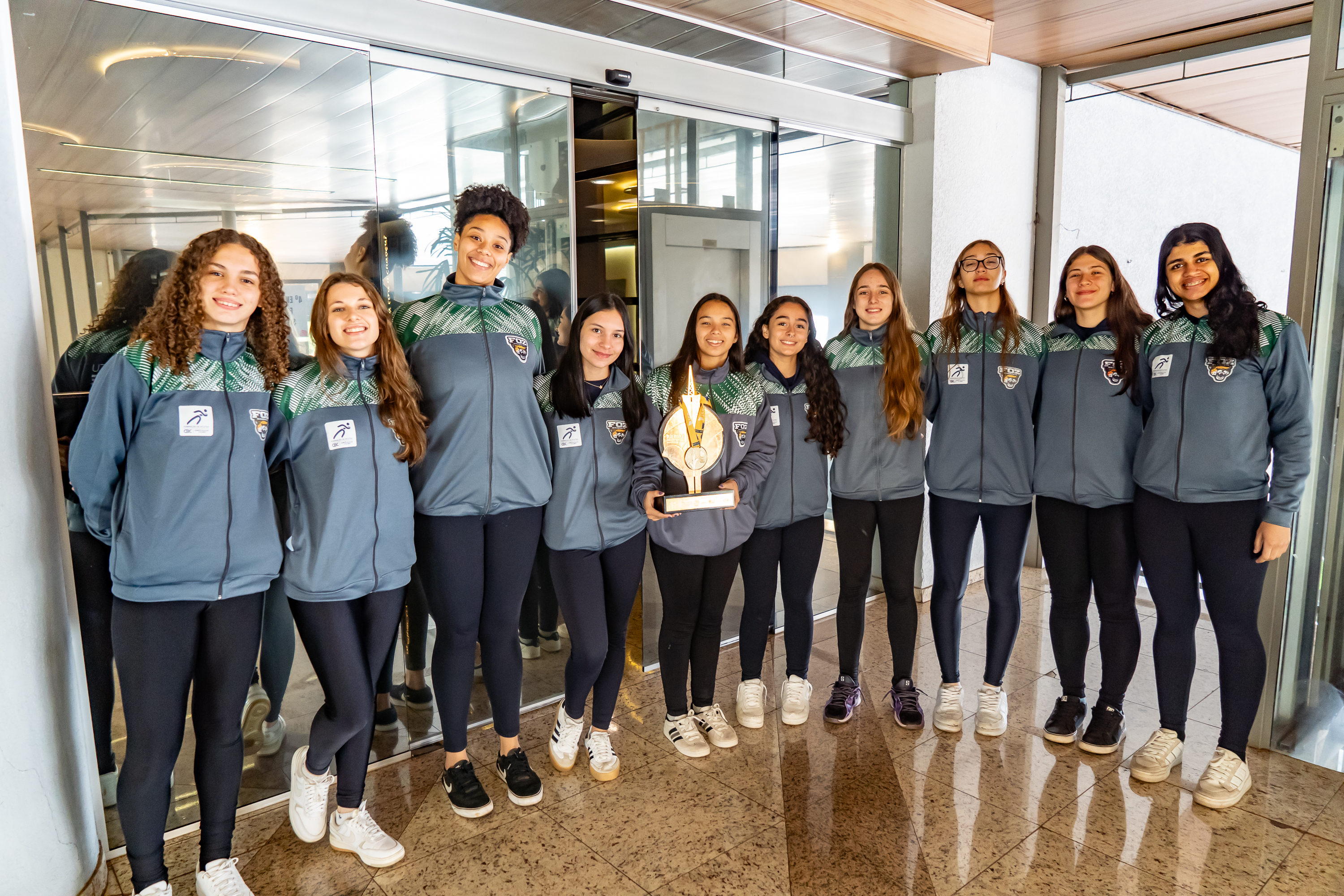 Vitória nos JEBs evidencia protagonismo de estudantes-atletas da rede estadual do Paraná