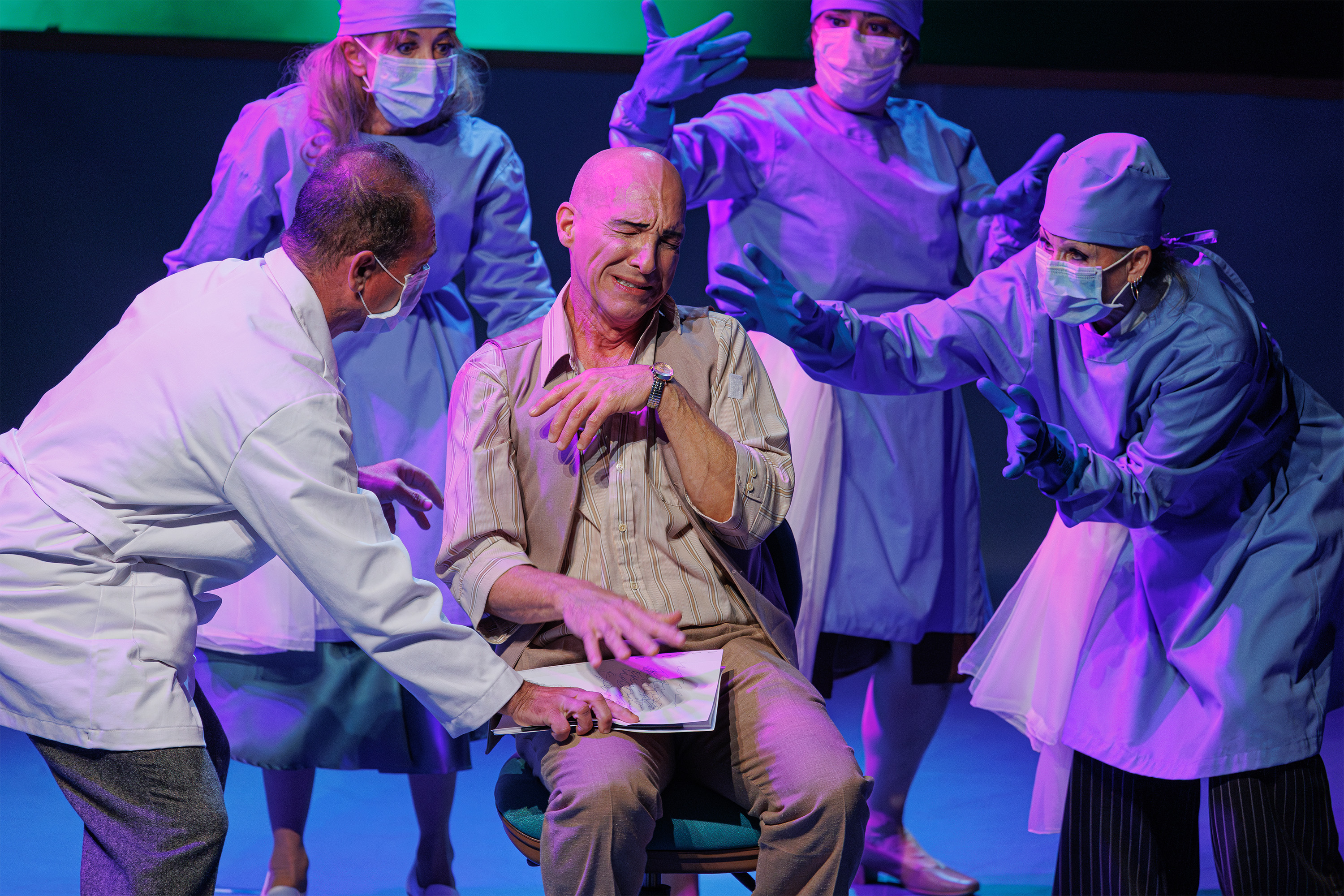 “Gregor” encerra temporada com sessões cheias no Teatro José Maria Santos